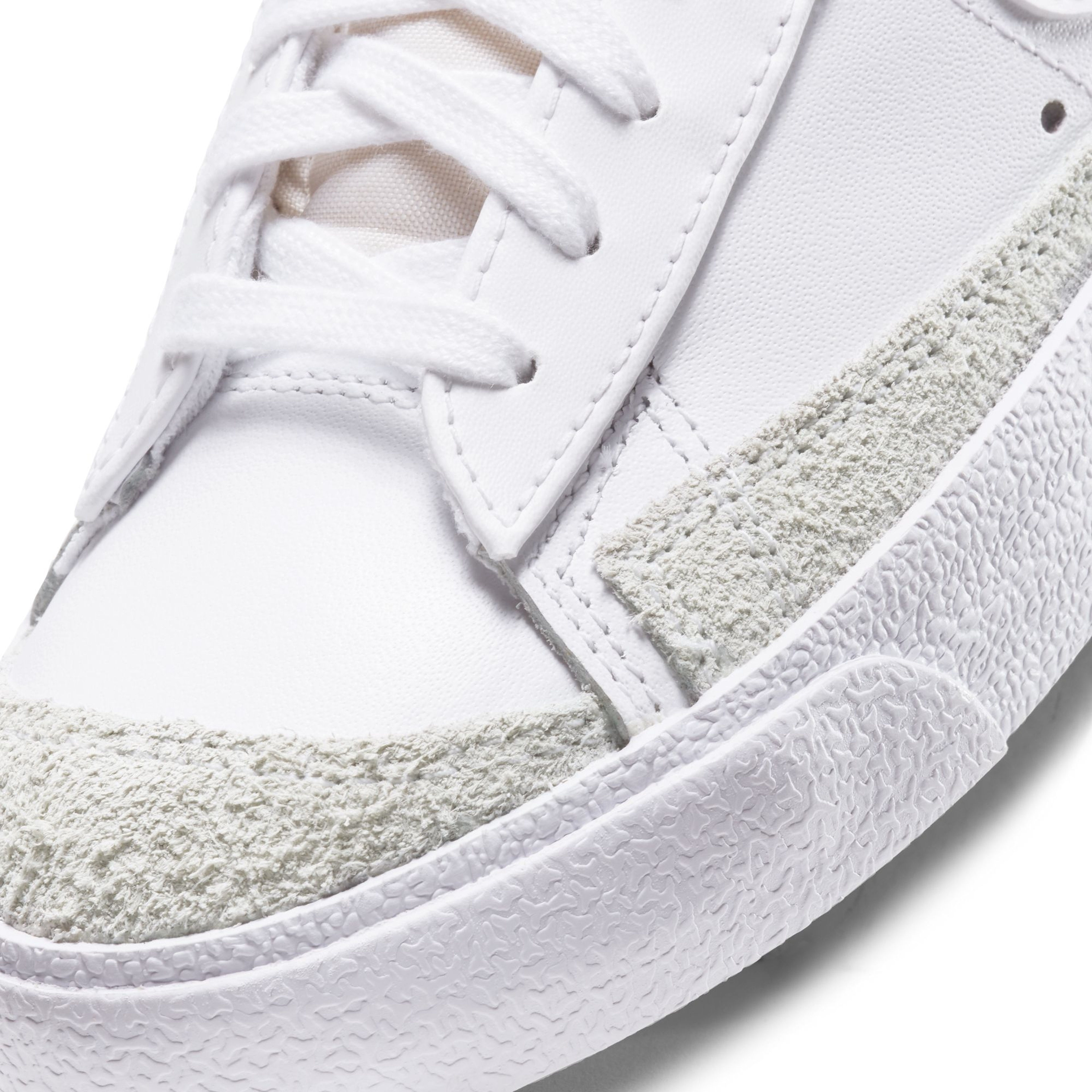 Nike Blazer Mid '77 SE Kadın Spor Ayakkabı