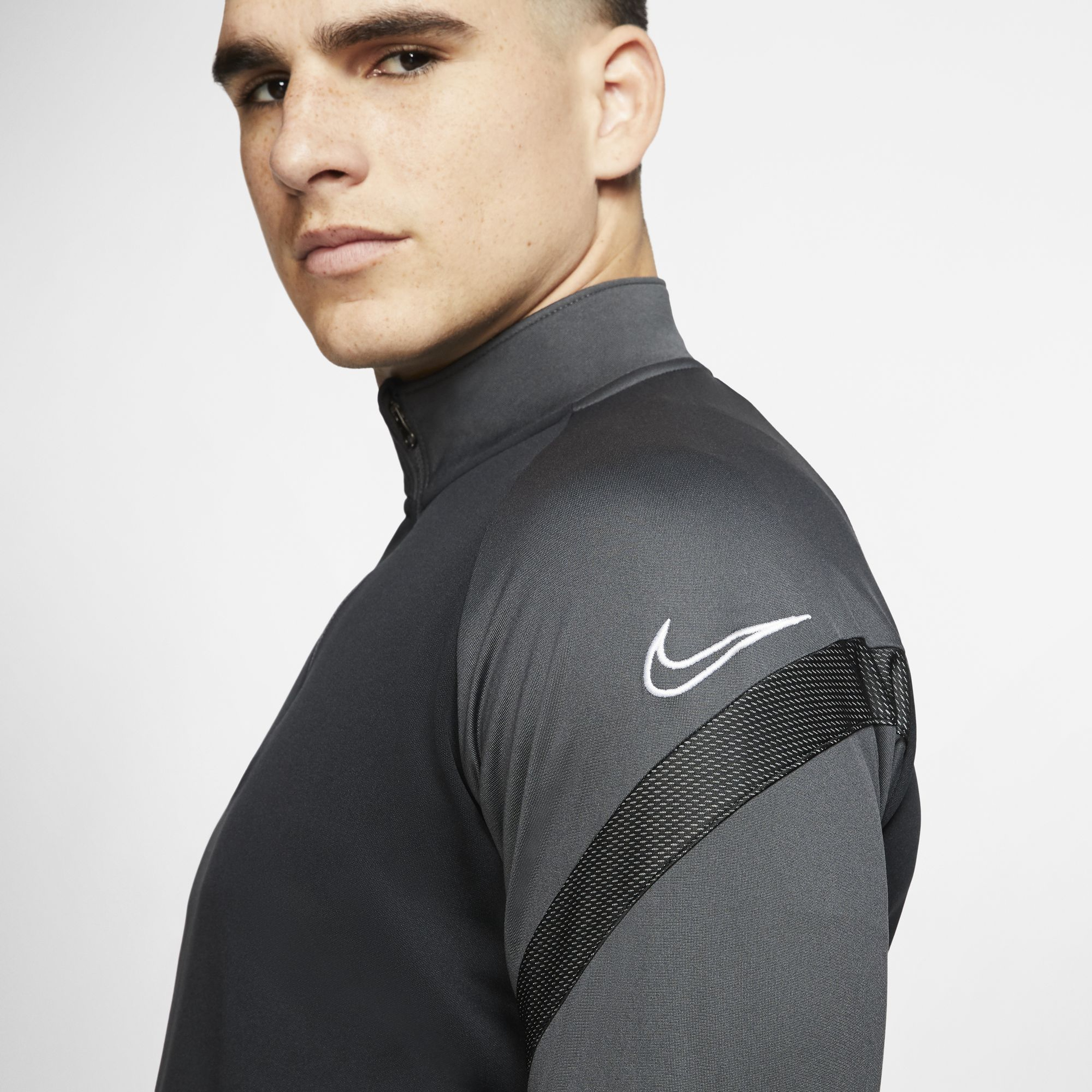 Nike Dri-Fit Academy Pro Half-Zip Long-Sleeve Erkek Tişört