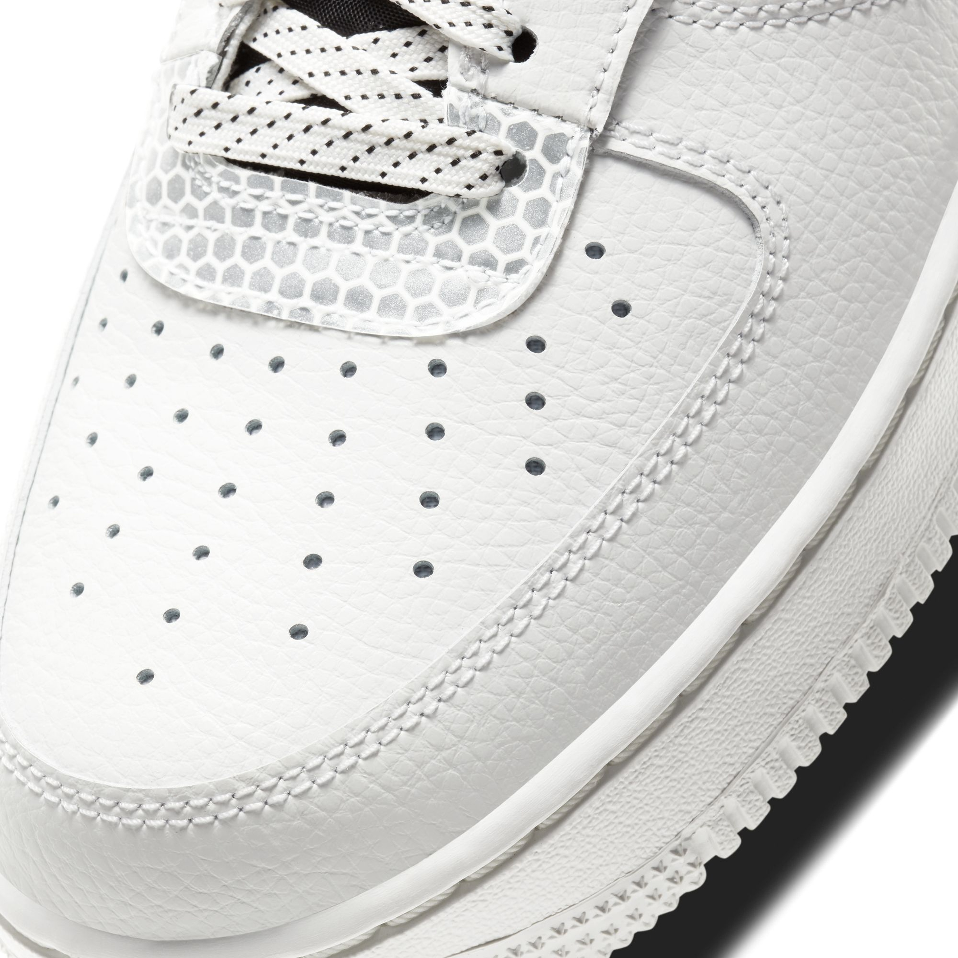 Air Force 1 '07 LV8 3 M Erkek Spor Ayakkabı