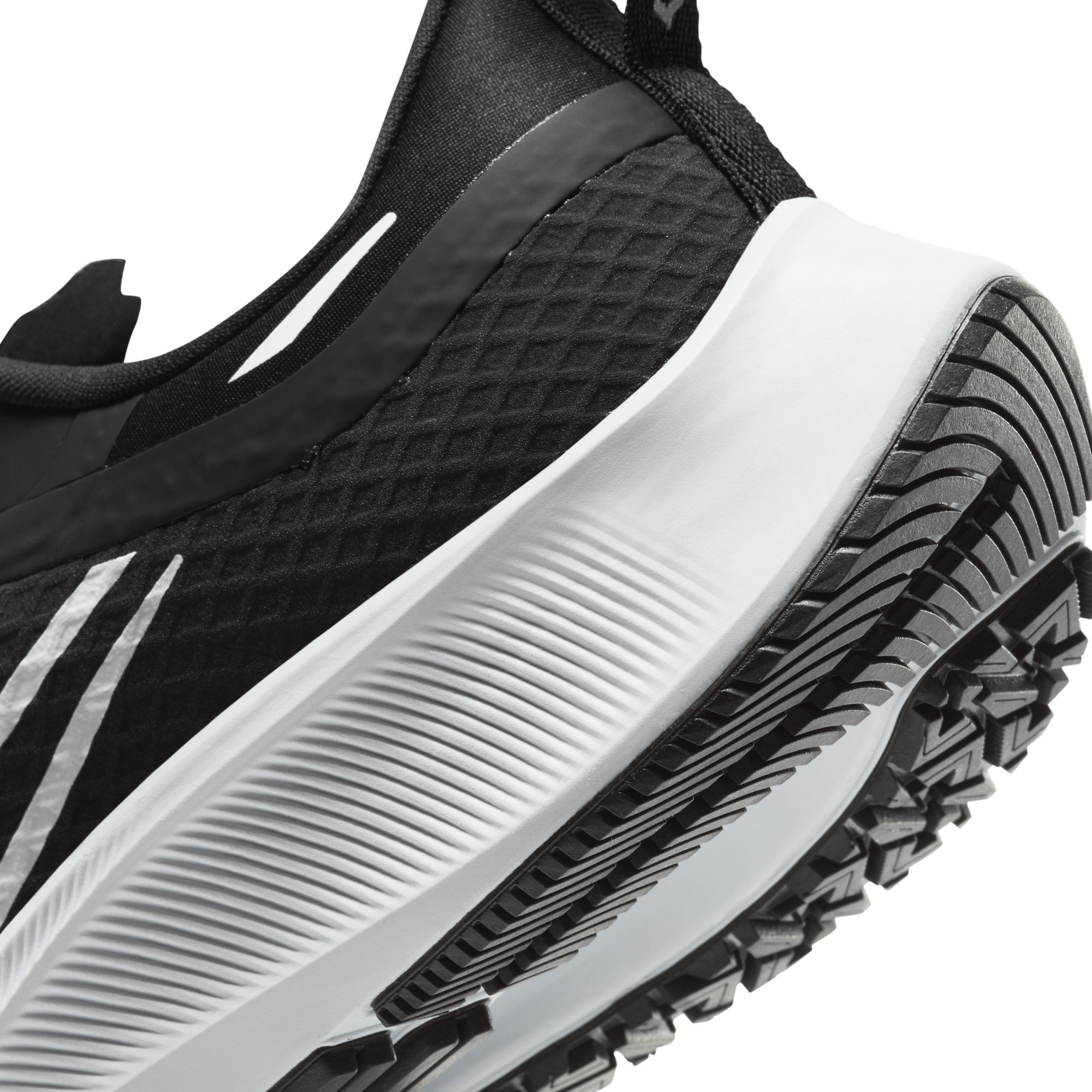 Nike Air Zoom Pegasus 37 Shield Running Erkek Spor Ayakkabı