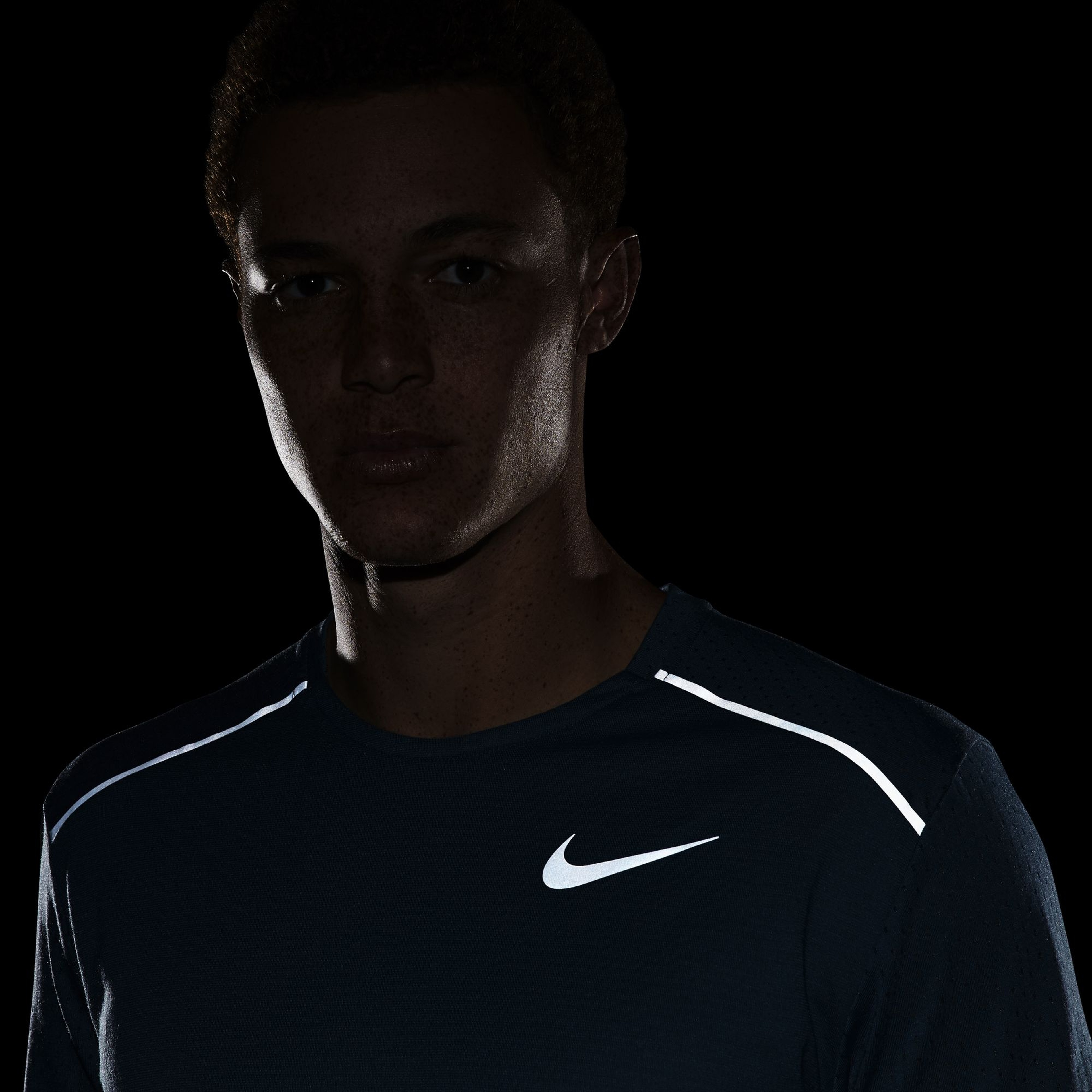 Nike Breathe Rise 365 Short Sleeve Erkek Tişört