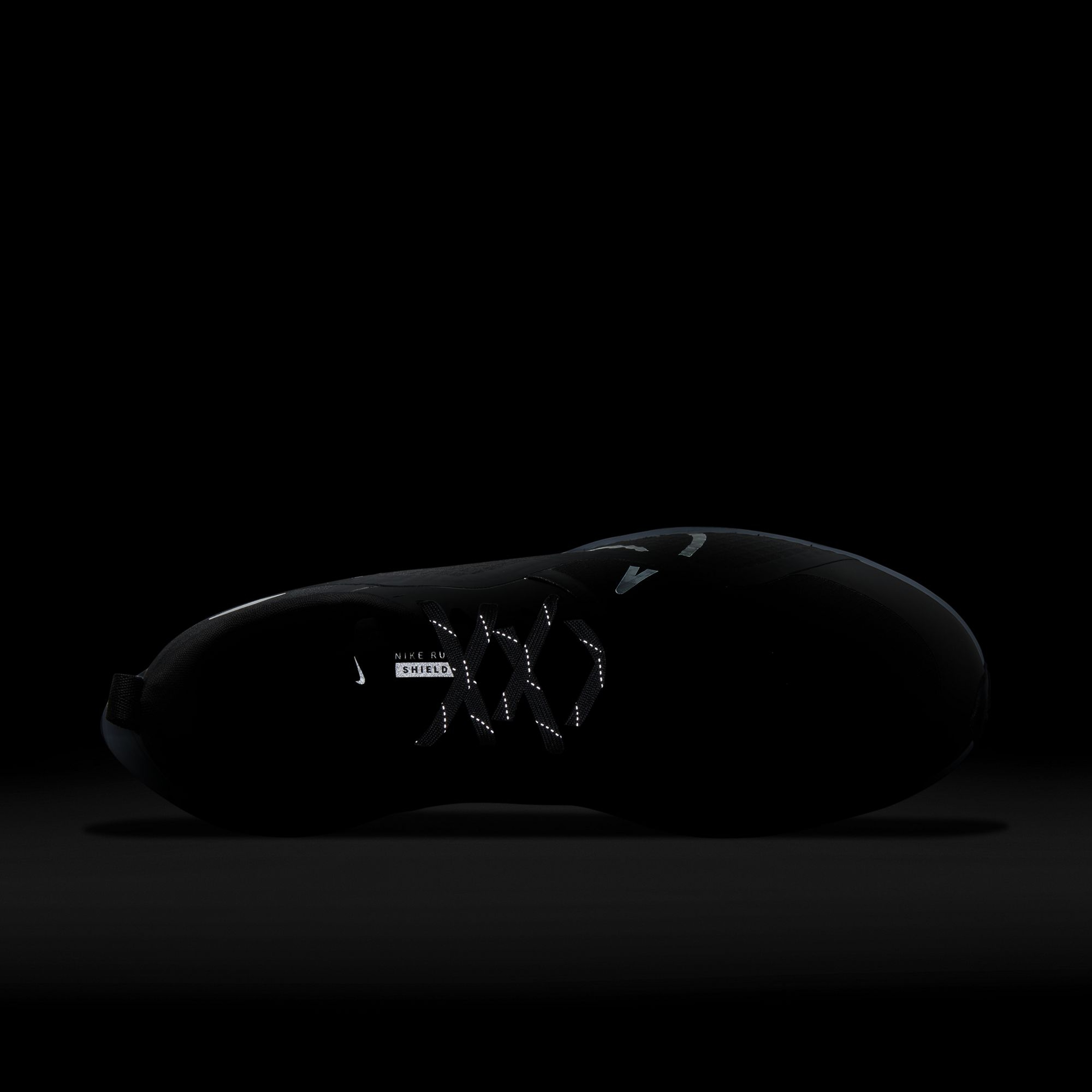 Nike Air Zoom Pegasus 37 Shield Running Erkek Spor Ayakkabı