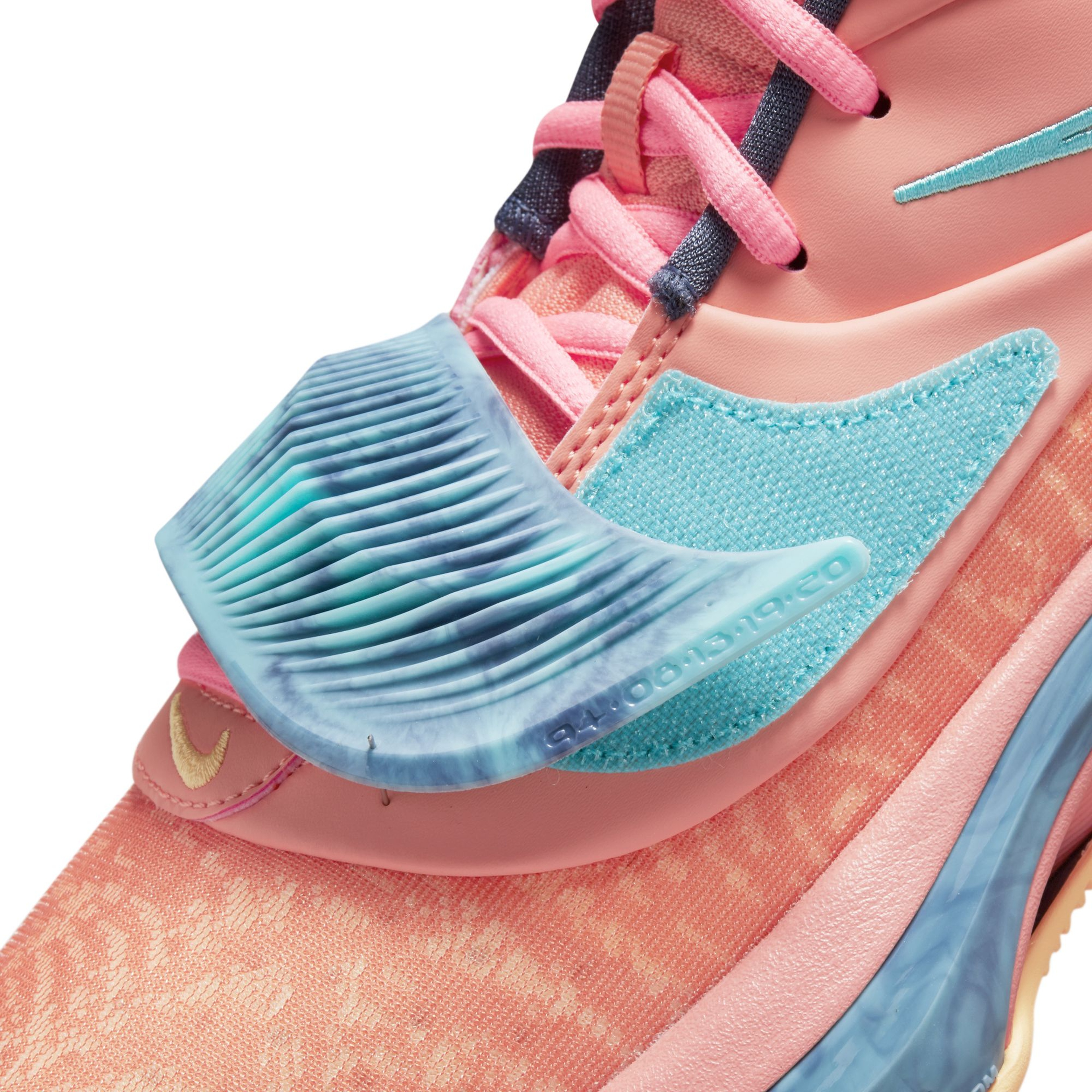 Nike Zoom Freak 3 Erkek Basketbol Ayakkabısı