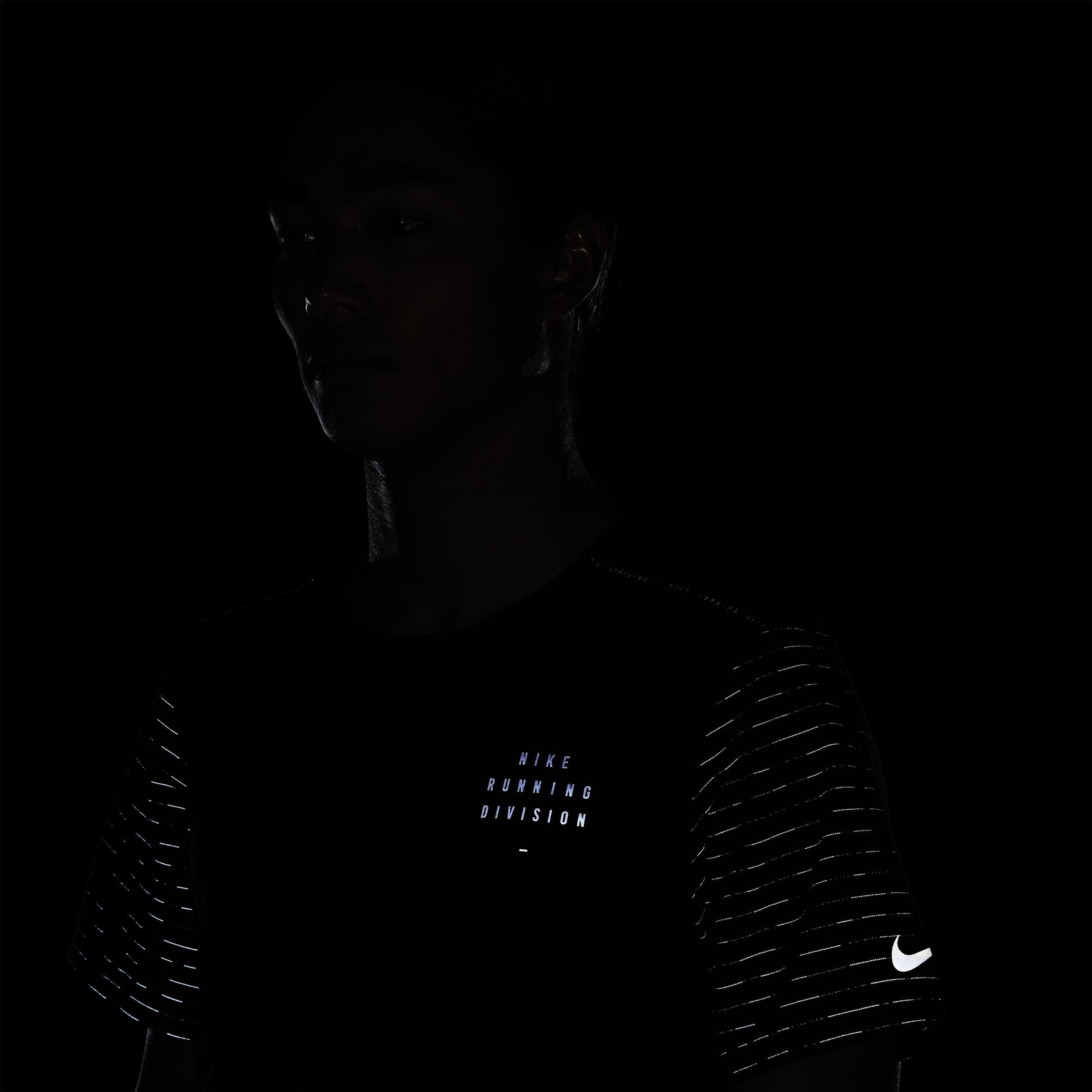 Nike Dri-Fit Rise 365 Run Division Short-Sleeve Running Erkek Tişört