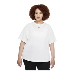 Nike Sportswear Essential Short-Sleeve (Plus Size) Kadın Tişört