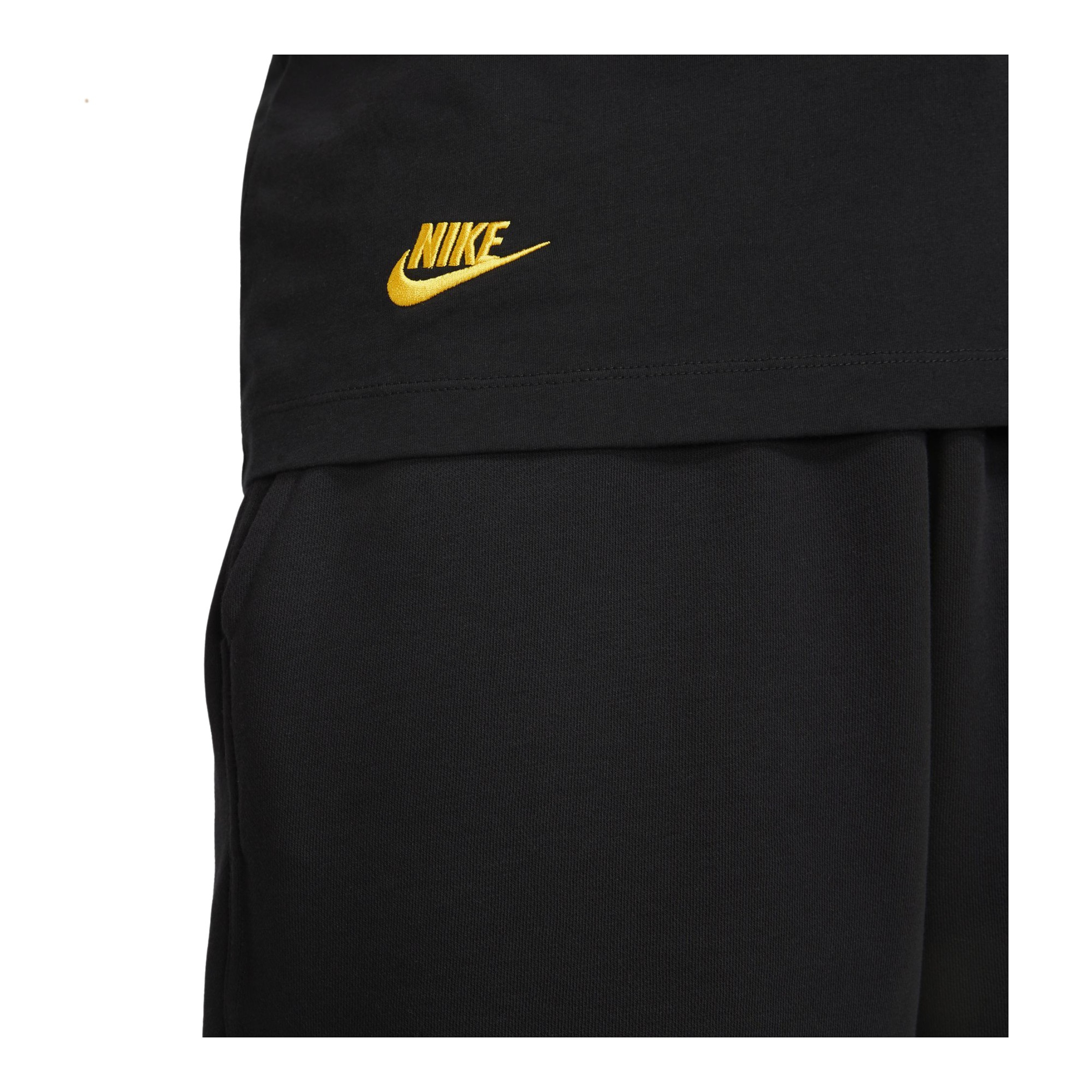Nike Sportswear Club Essentials+ Short-Sleeve Erkek Tişört