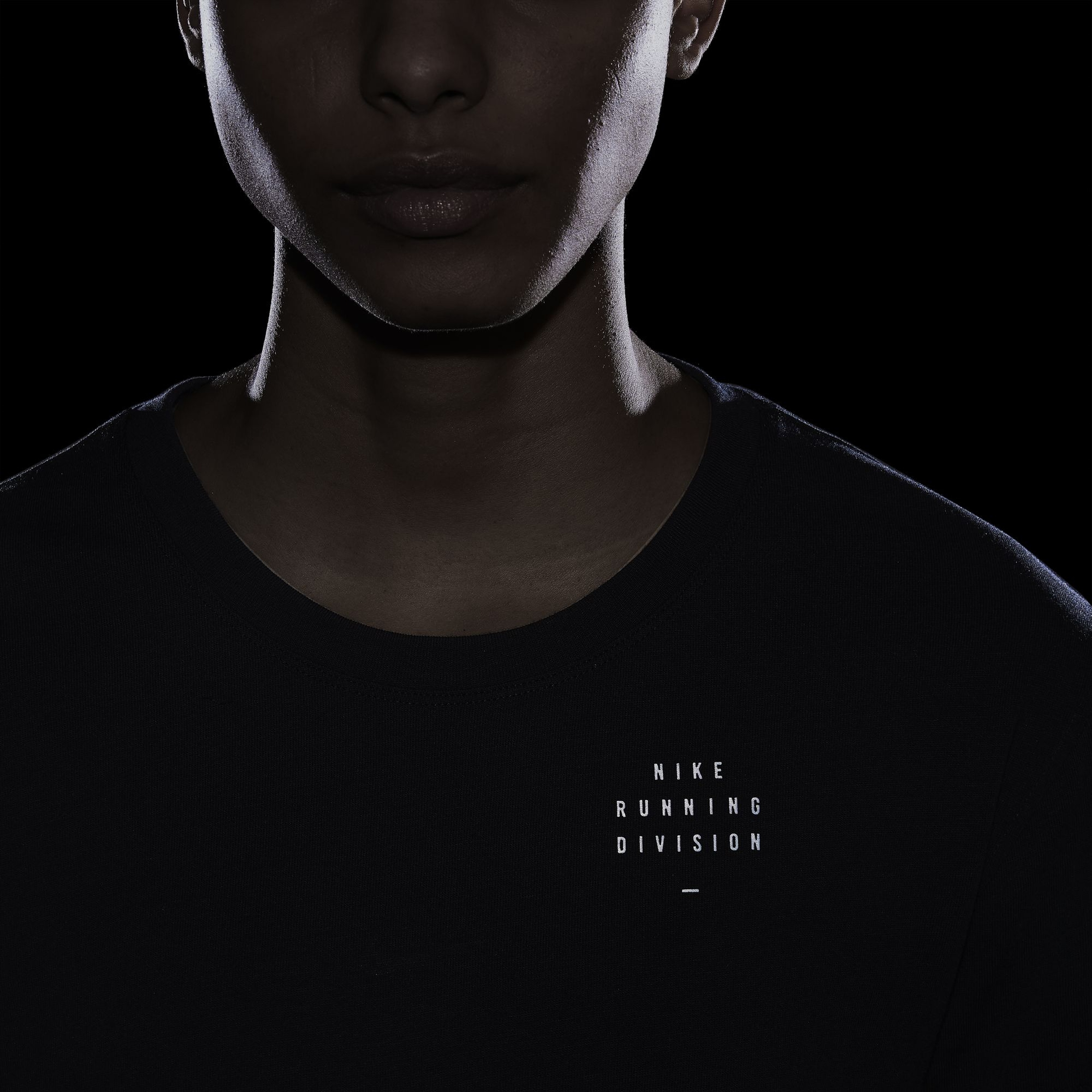 Nike Dri-Fit Run Division Short-Sleeve Ruched Short-Sleeve Kadın Tişört