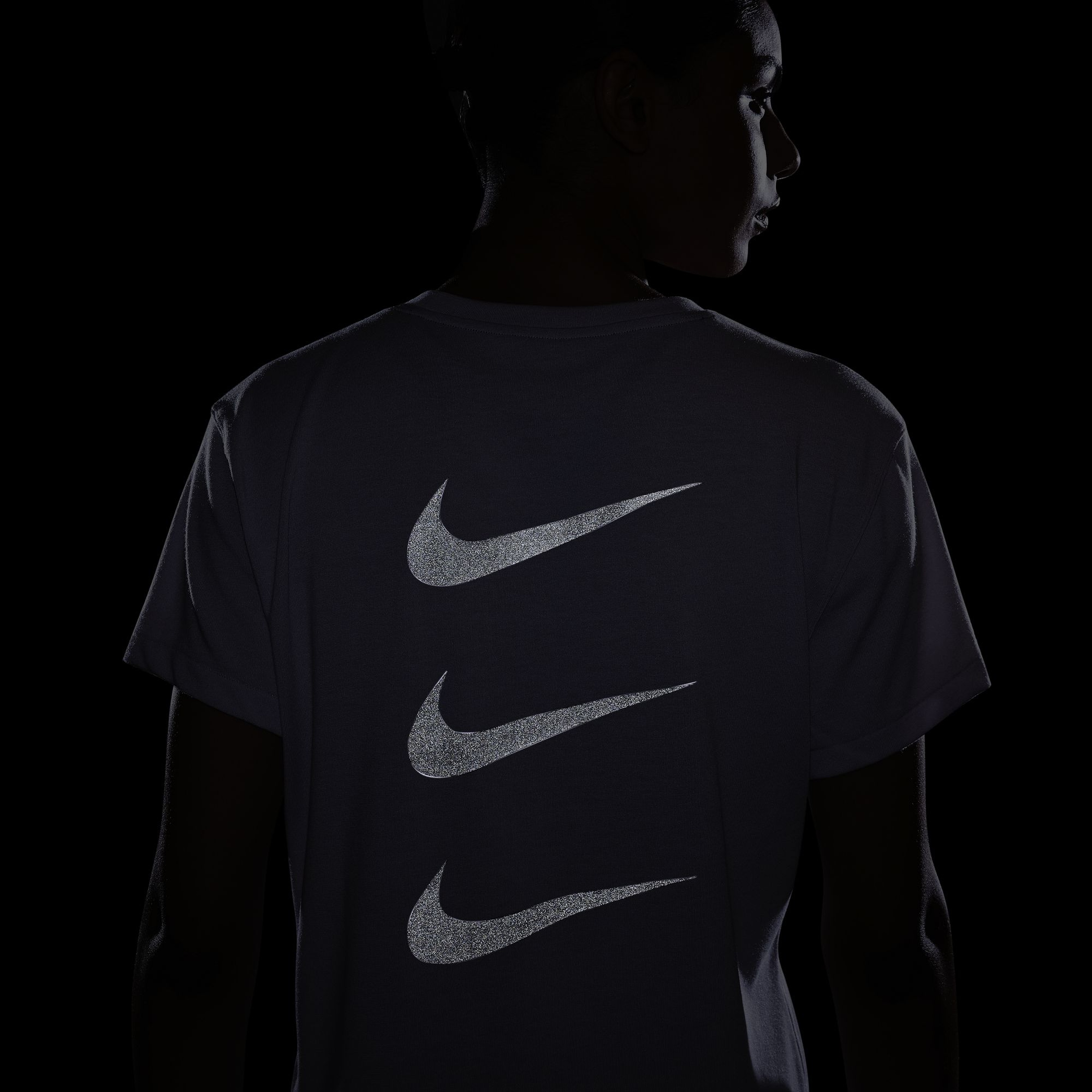 Nike Dri-Fit Run Division Short-Sleeve Ruched Short-Sleeve Kadın Tişört