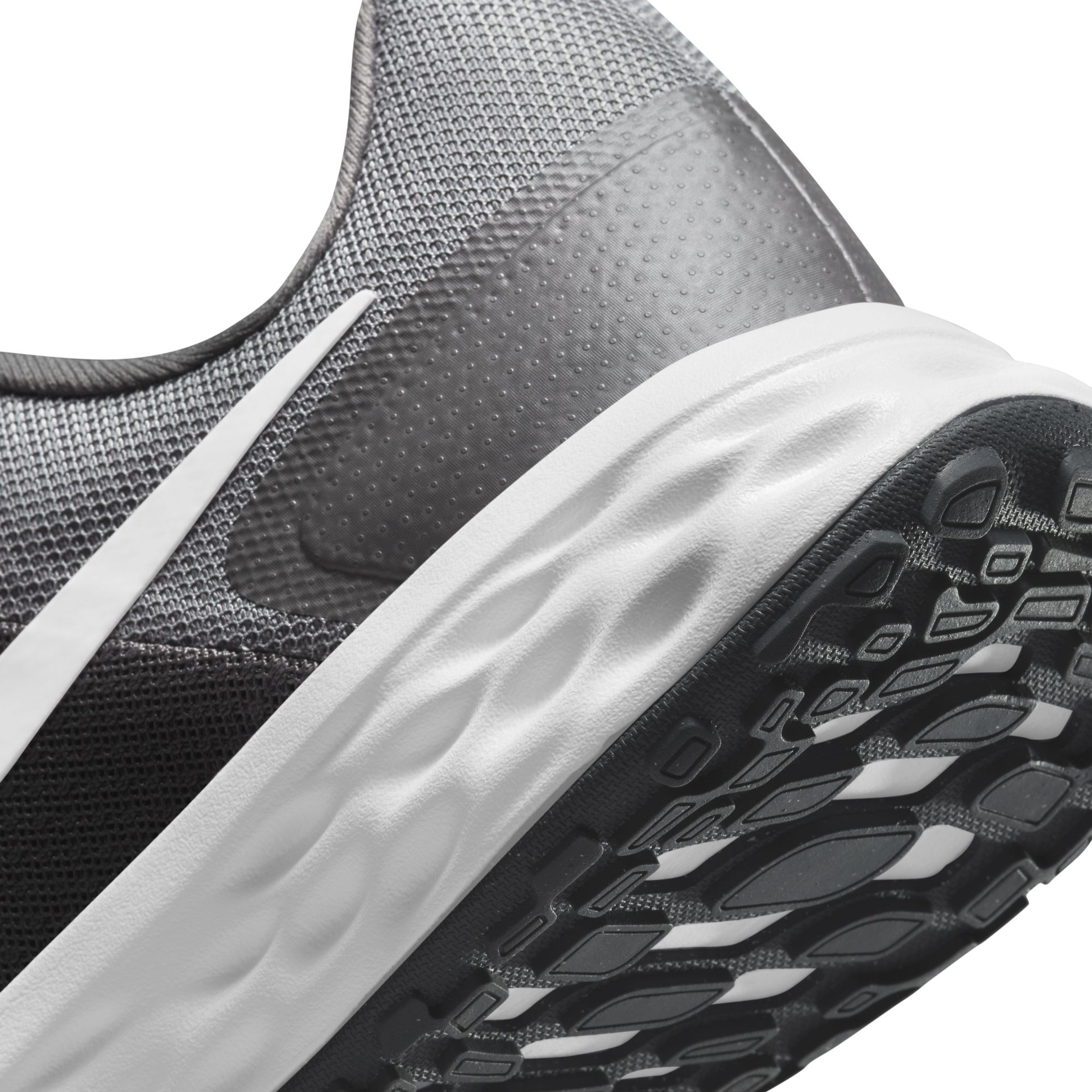 Nike Revolution 6 Next Nature Road Running Erkek Spor Ayakkabı