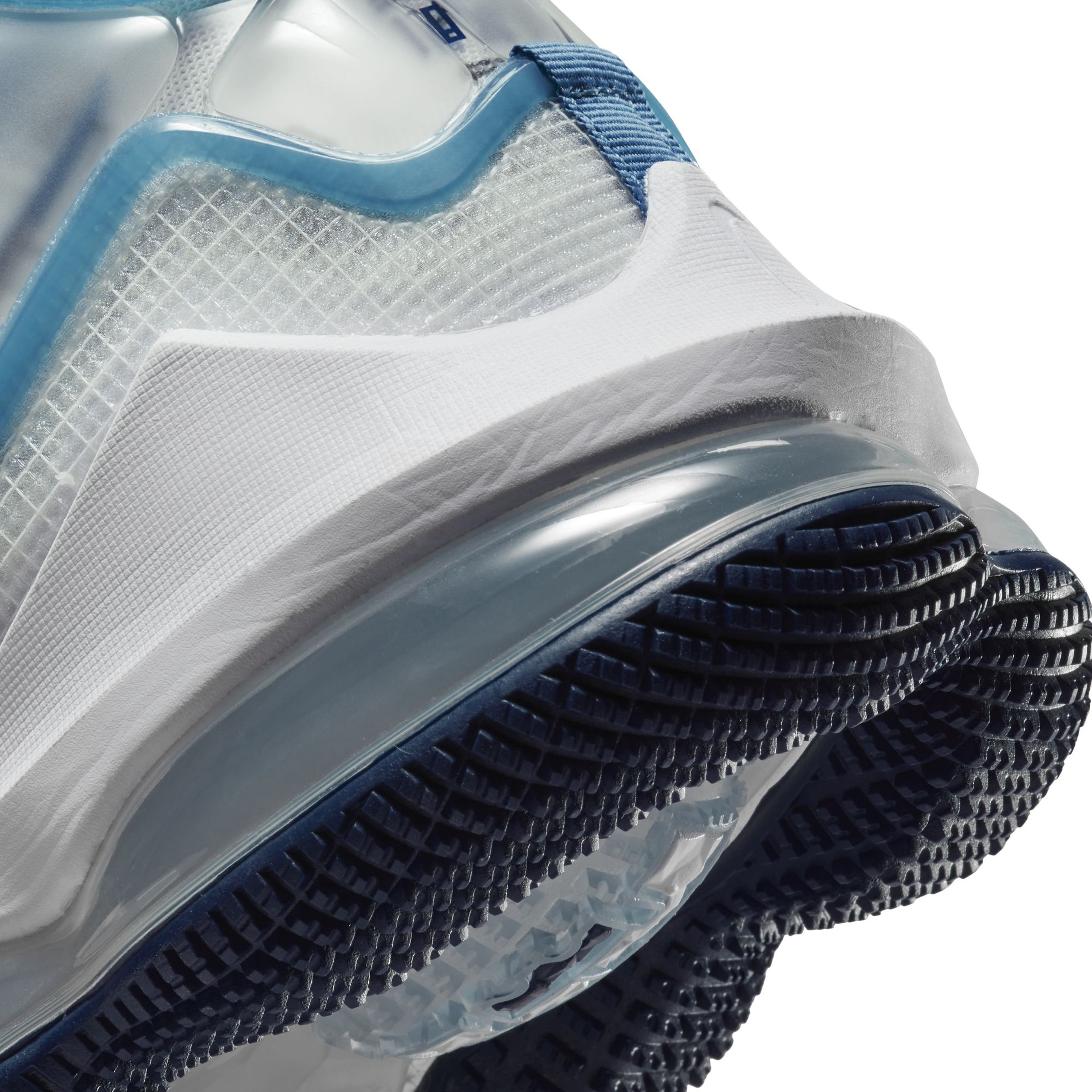 Nike LeBron James XIX Erkek Basketbol Ayakkabısı