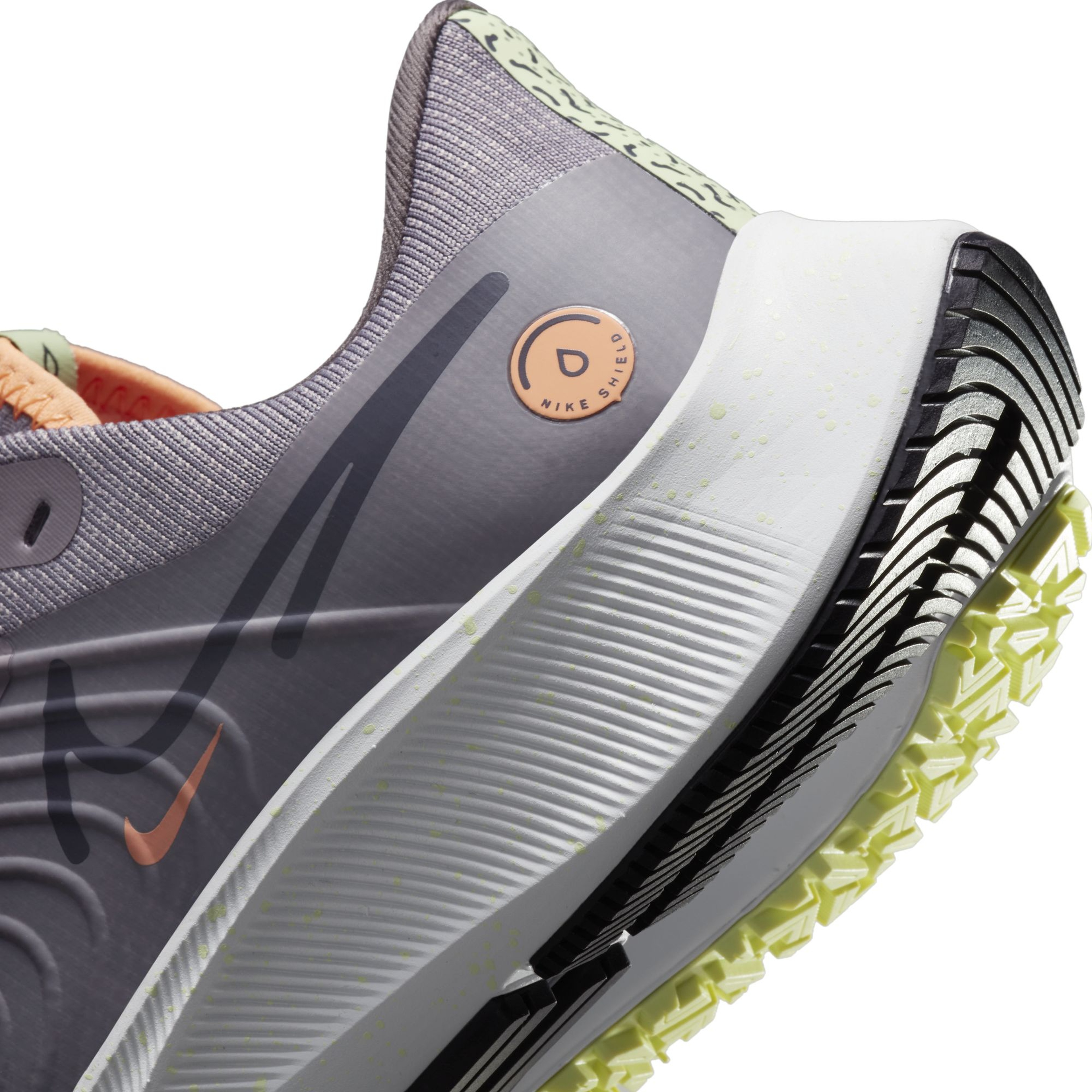 Nike Air Zoom Pegasus 38 Shield Weatherised Road Running Kadın Spor Ayakkabı