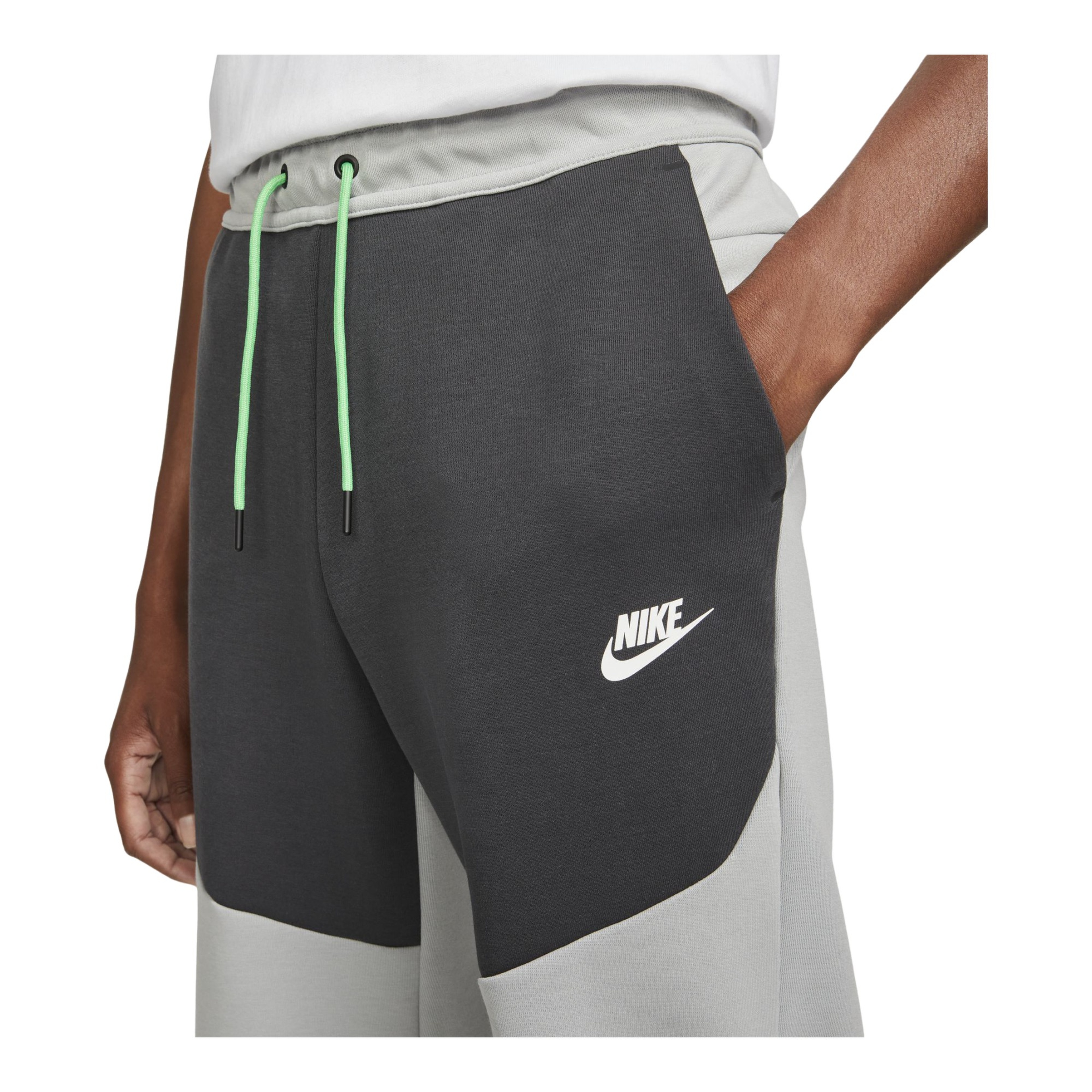 Nike Sportswear Tech Fleece Jogger Erkek Eşofman Altı