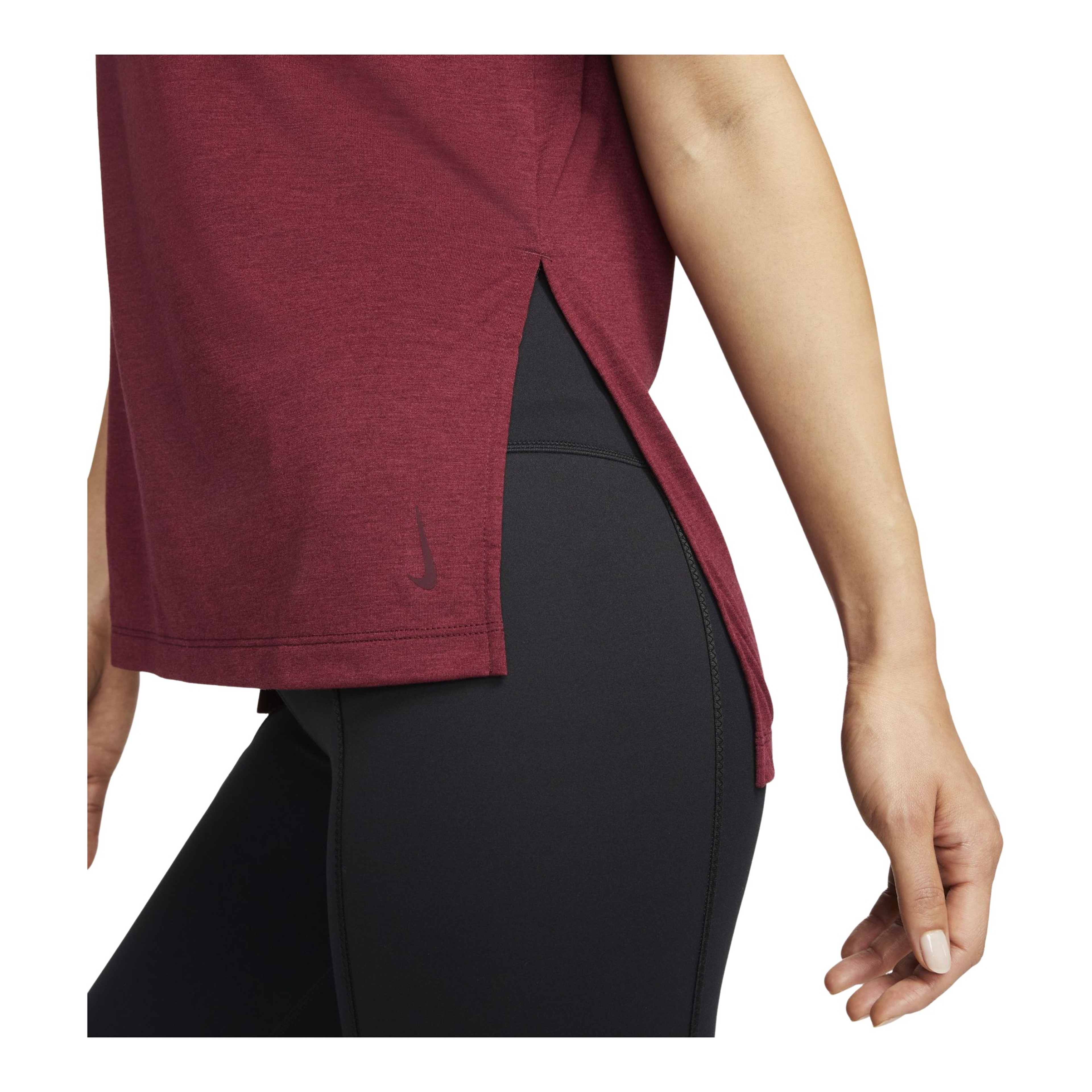 Nike Yoga Dri-Fit Short-Sleeve Kadın Tişört