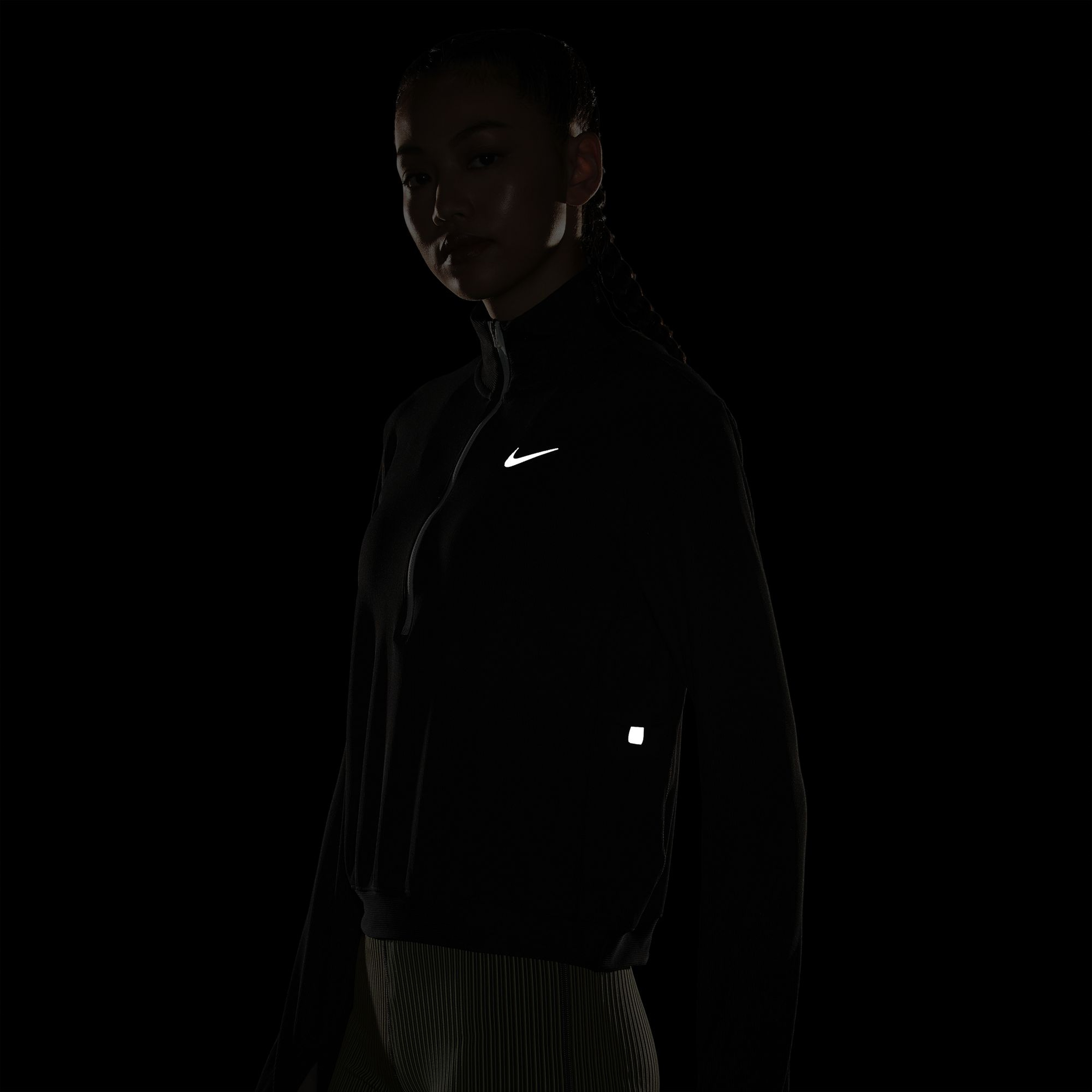 Nike Dri-Fit Element Mid Layer 1/4-Zip Running Long-Sleeve Kadın Tişört