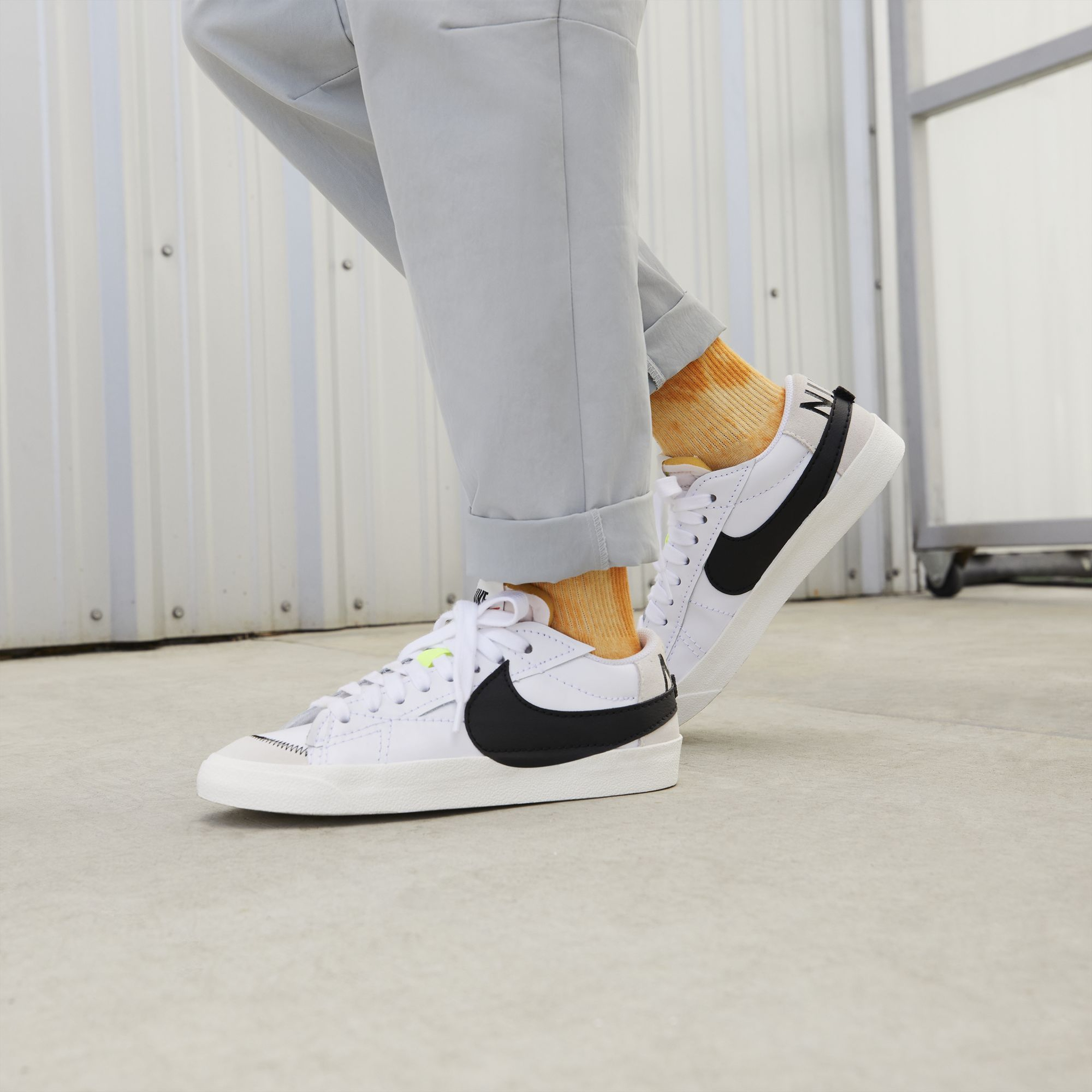 Nike Blazer Low '77 Jumbo Swoosh Erkek Spor Ayakkabı