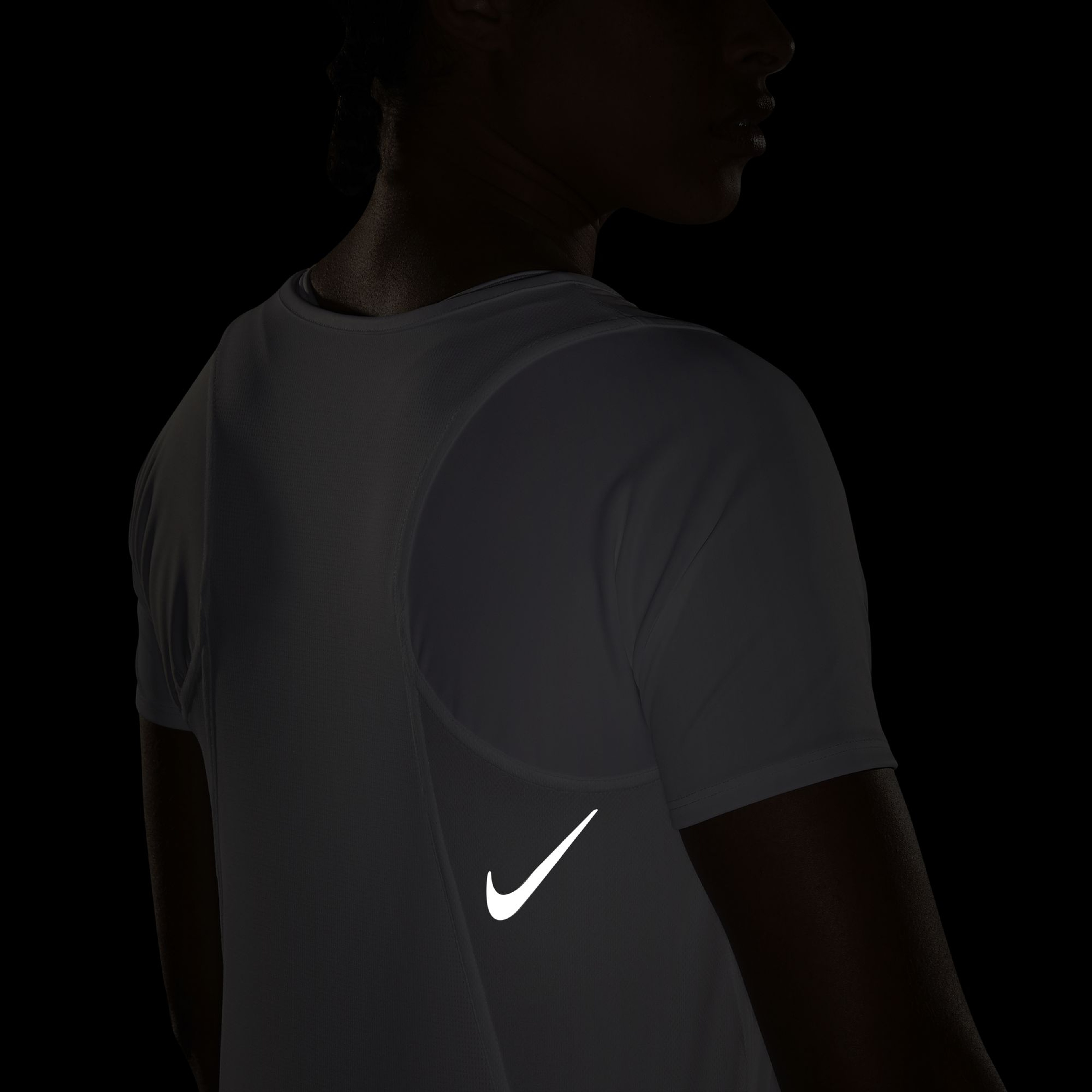 Nike Dri-Fit Race Running Short-Sleeve Kadın Tişört