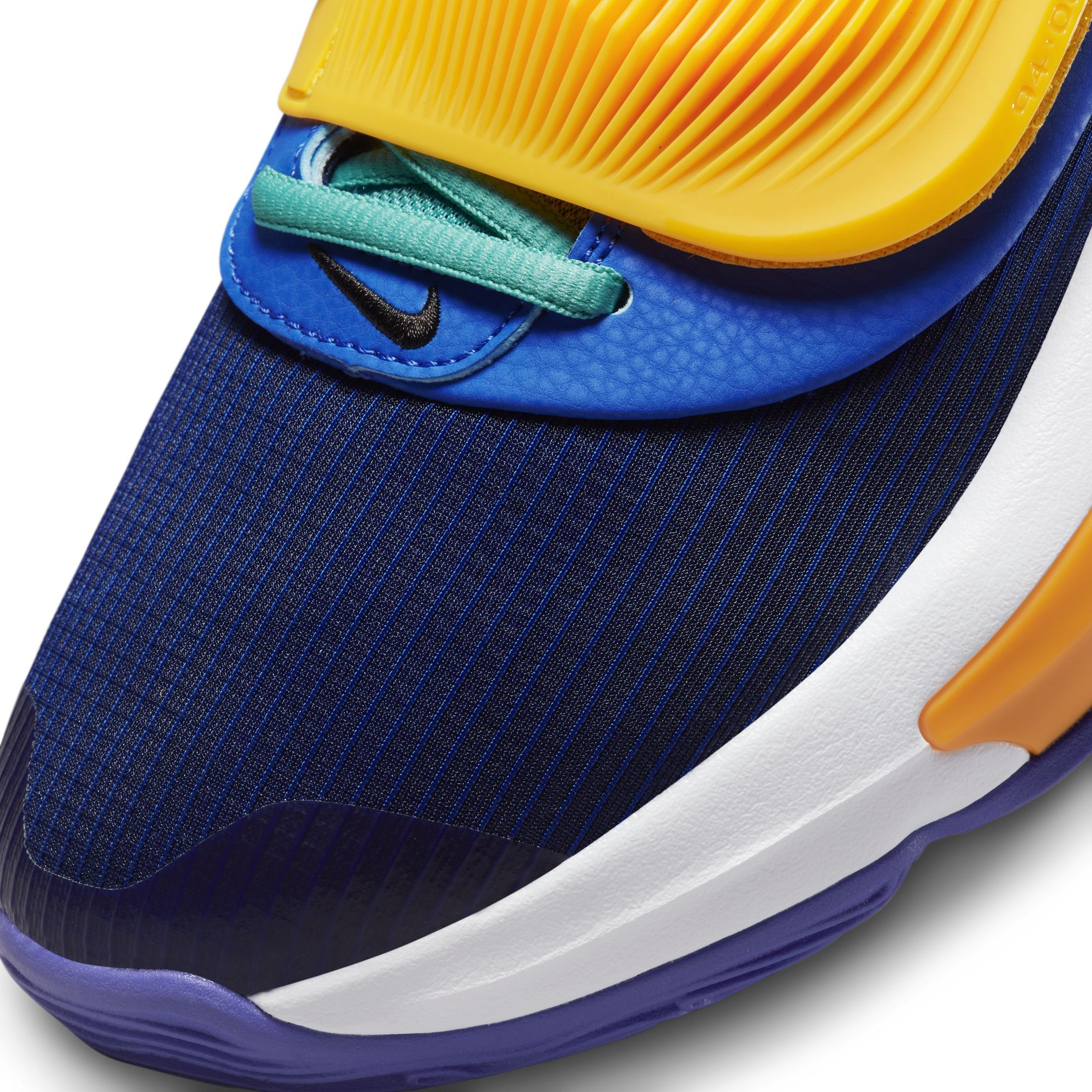 Nike Zoom Freak 3 Erkek Basketbol Ayakkabısı