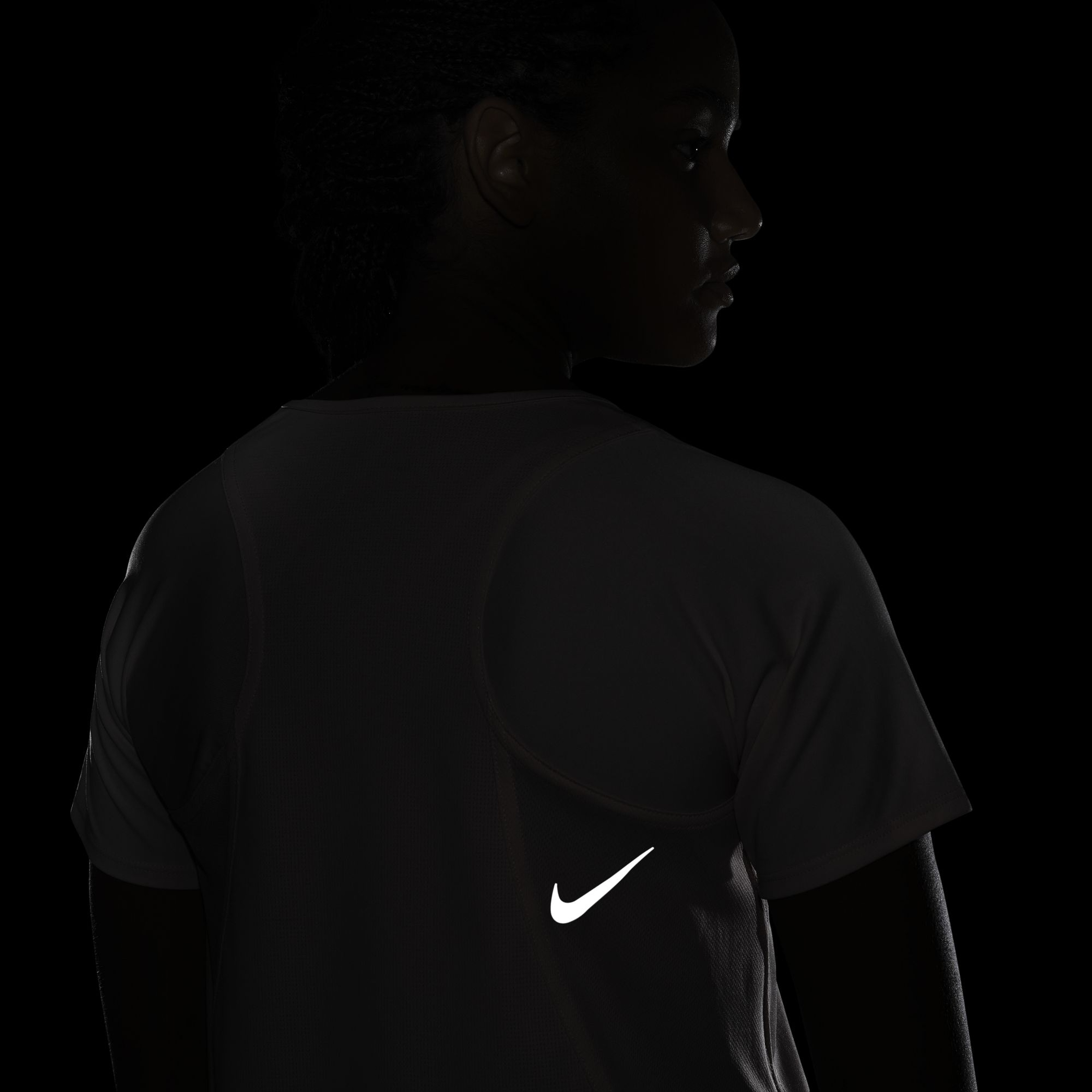 Nike Dri-Fit Race Running Short-Sleeve Kadın Tişört