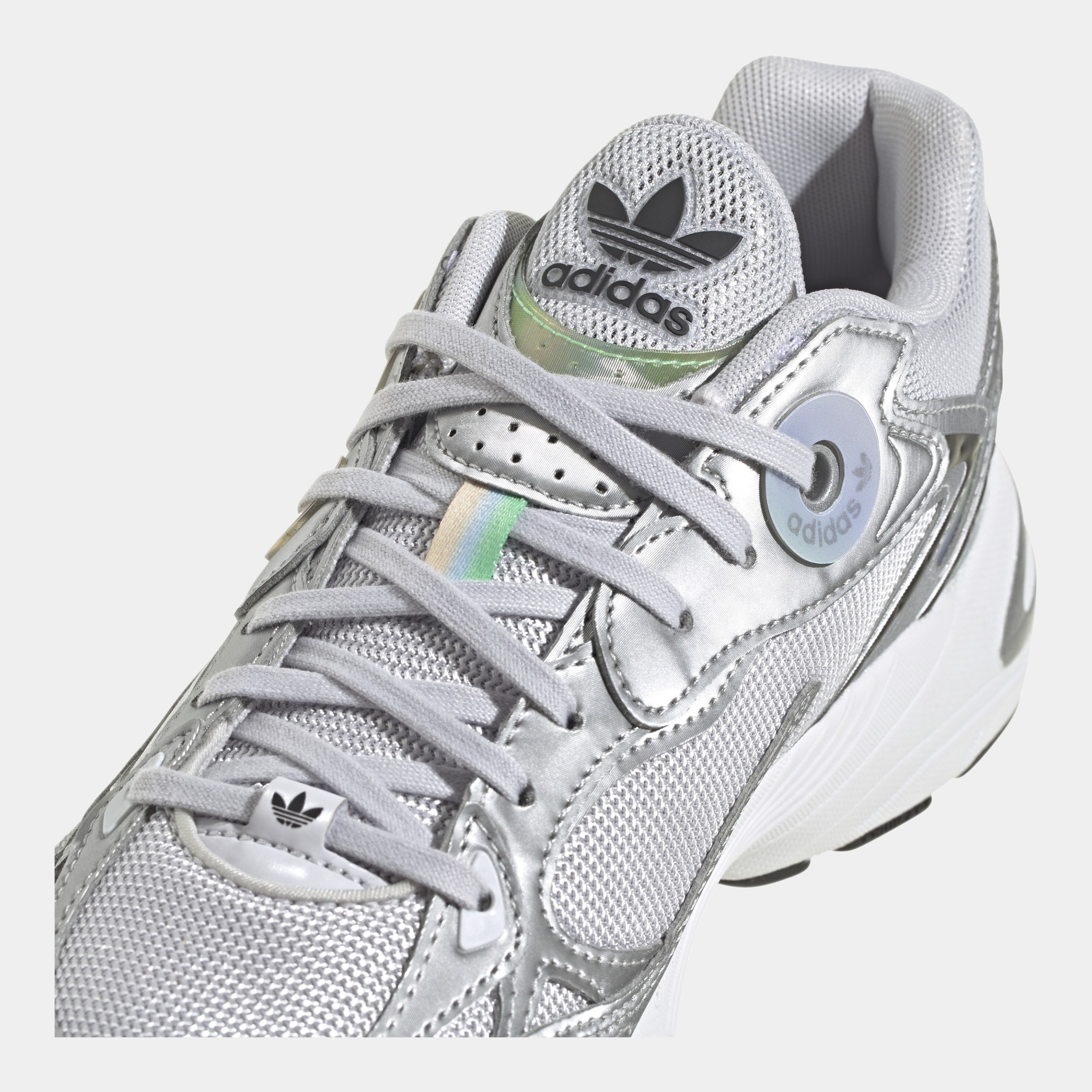 adidas Astir ''Metallic'' Kadın Spor Ayakkabı