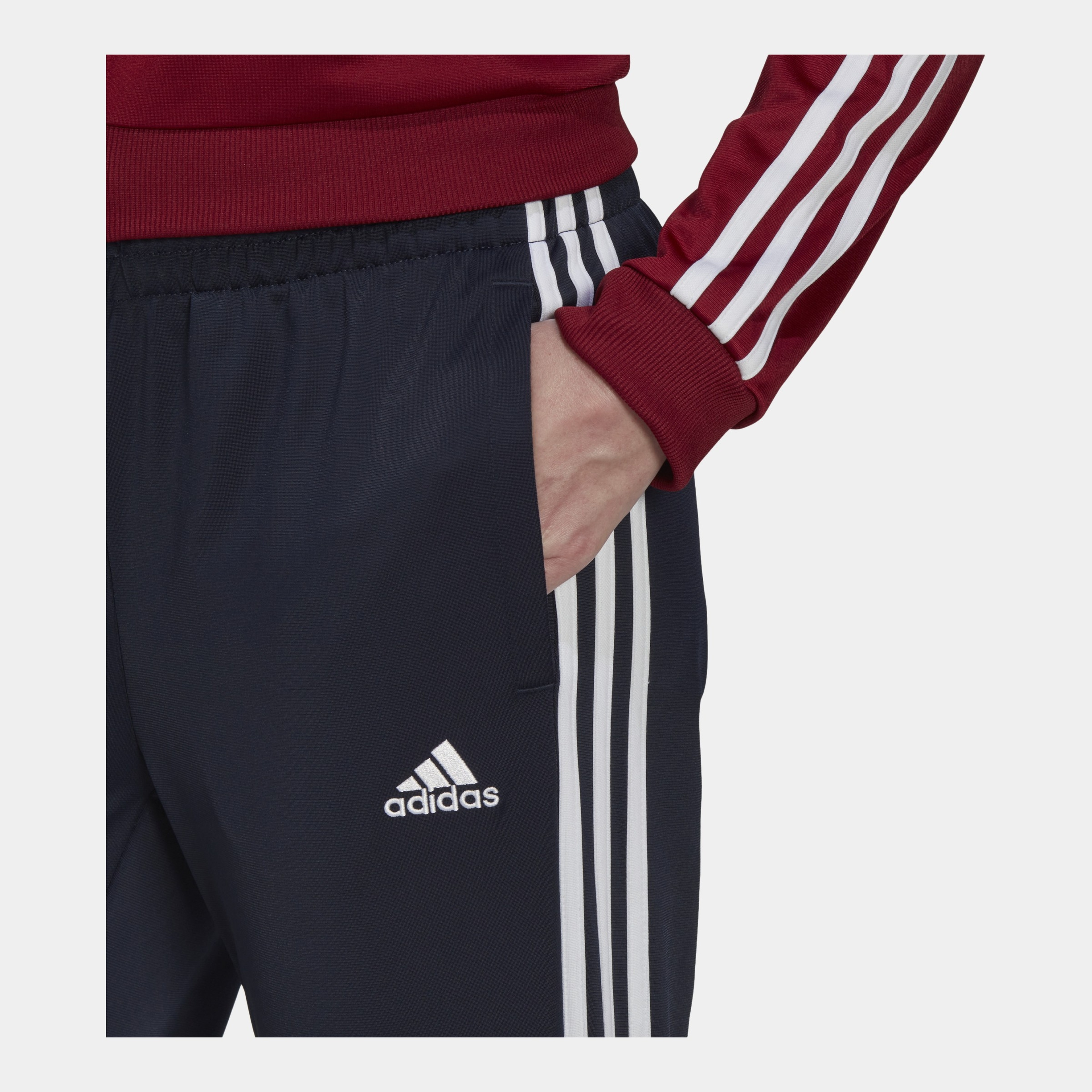 adidas Essentials 3-Stripes Full-Zip Kadın Eşofman Takımı