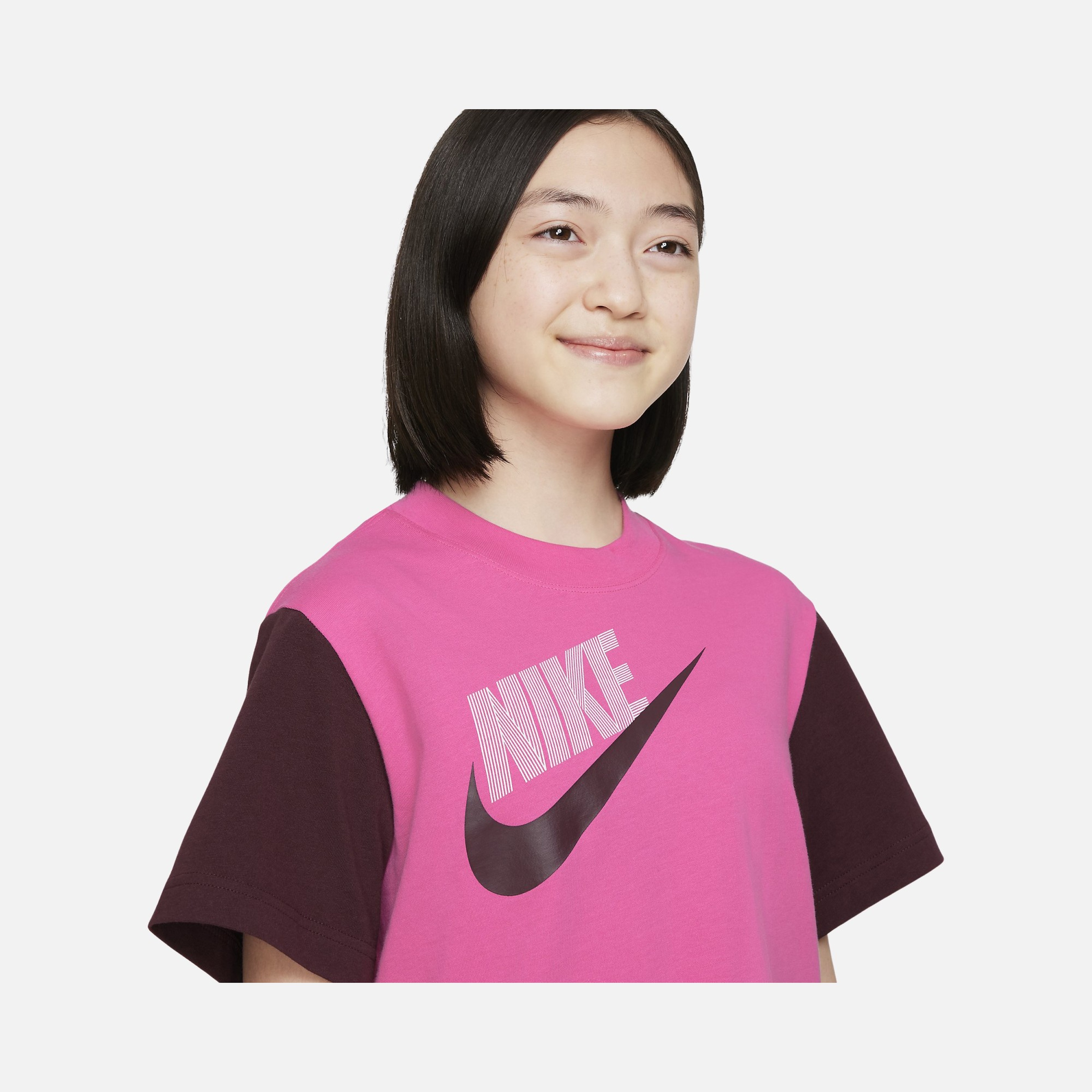 Nike Sportswear Essential Boxy Dance Short-Sleeve (Girls') Çocuk Tişört