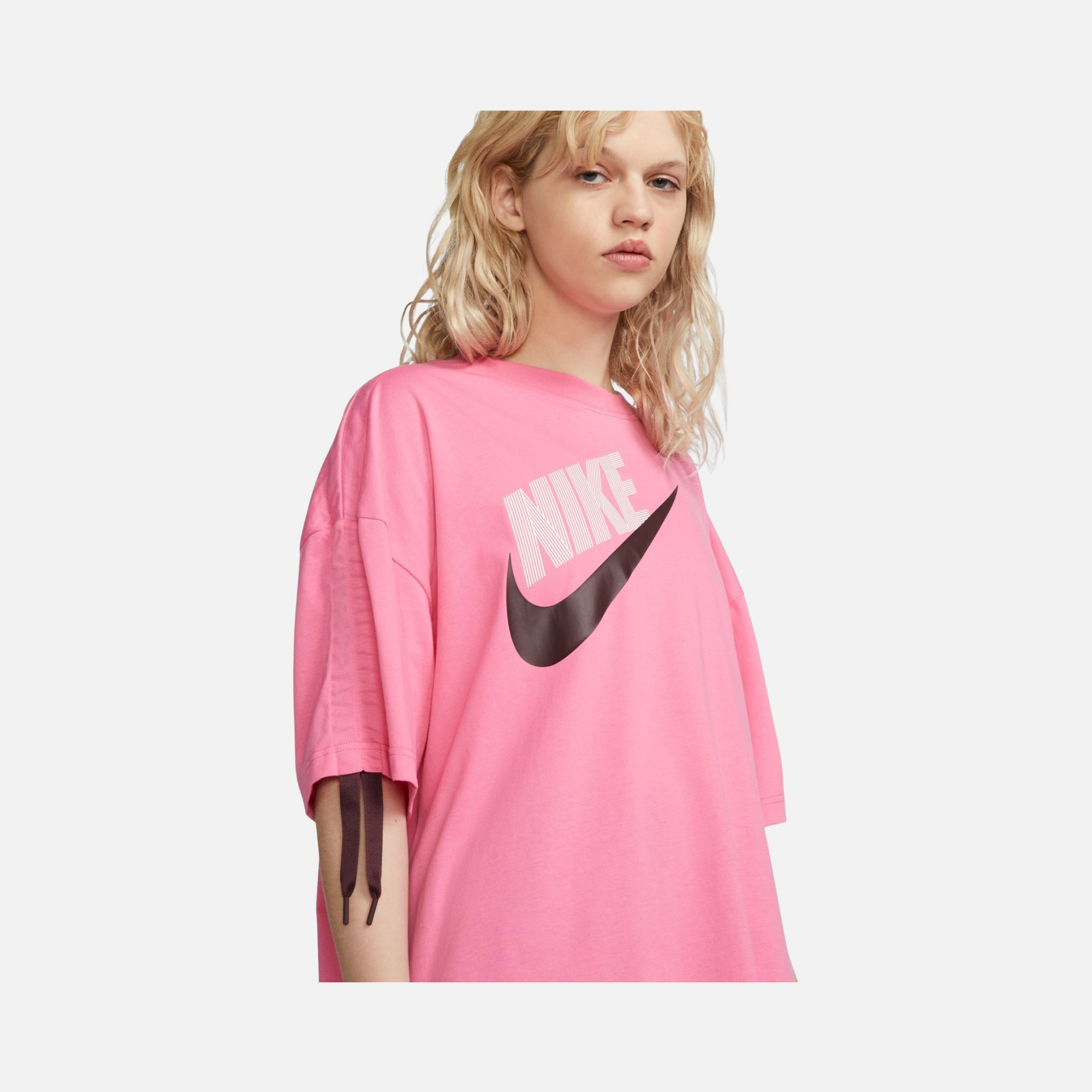 Nike Sportswear Dance Short-Sleeve Kadın Tişört