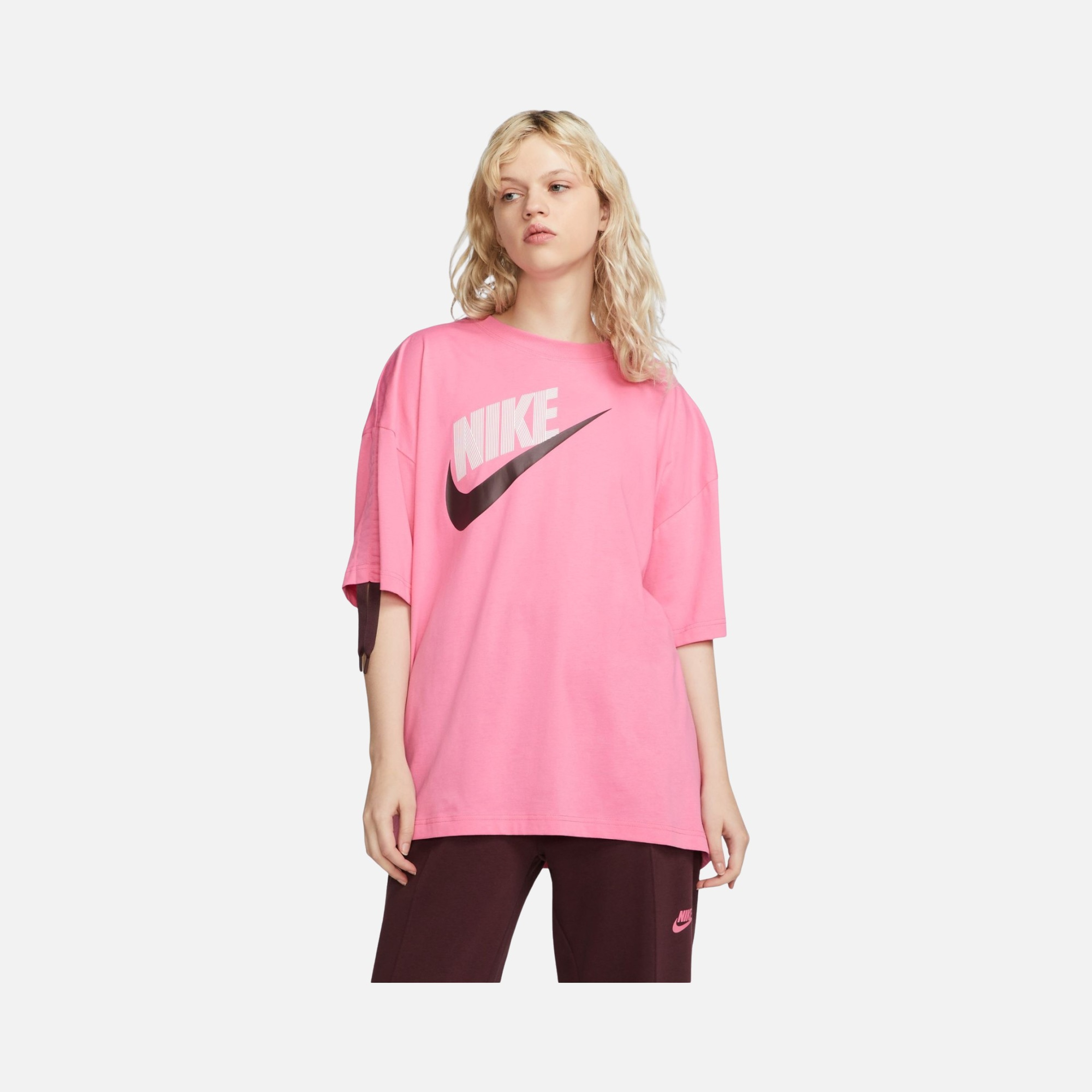 Nike Sportswear Dance Short-Sleeve Kadın Tişört