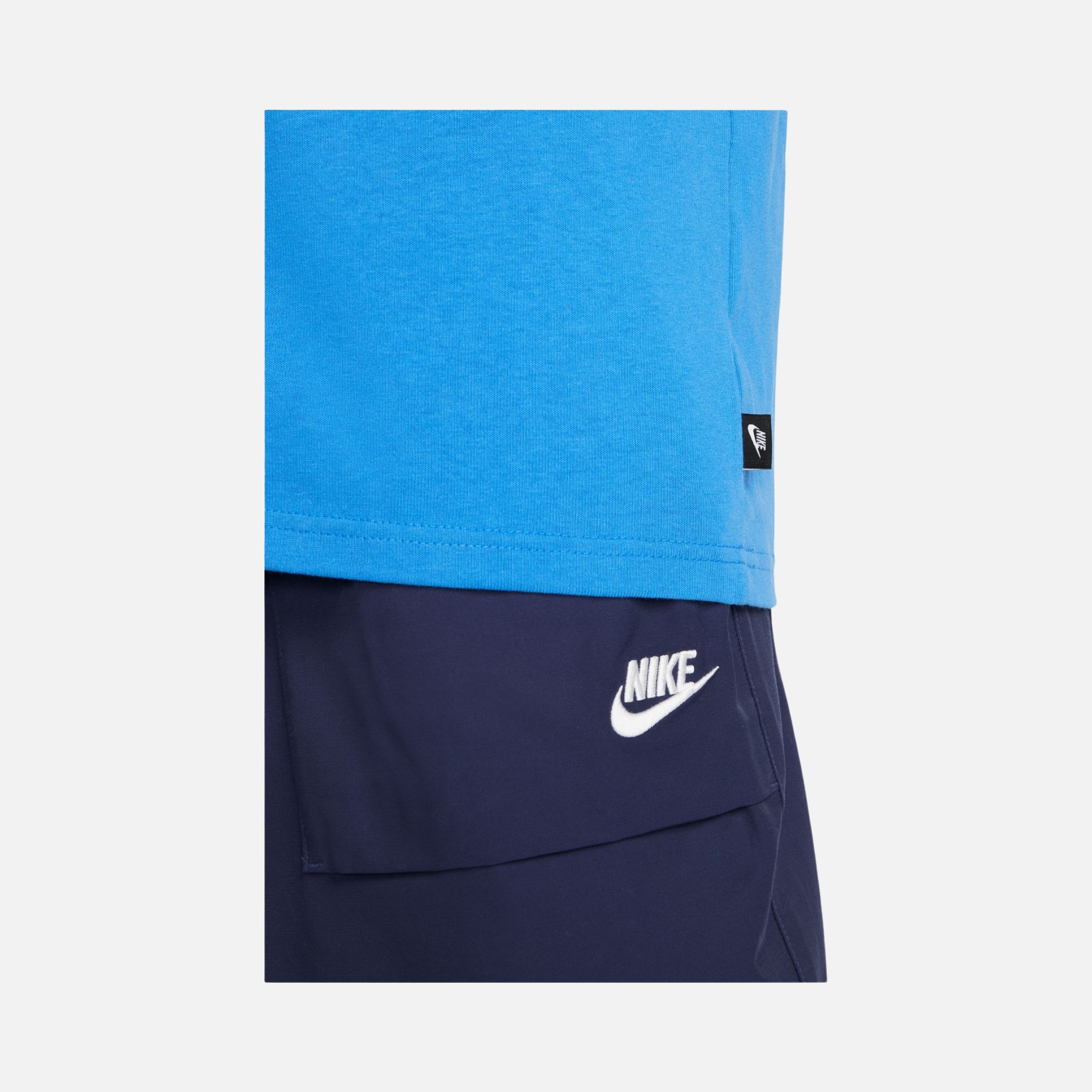 Nike Sportswear Premium Essentials Short-Sleeve Erkek Tişört