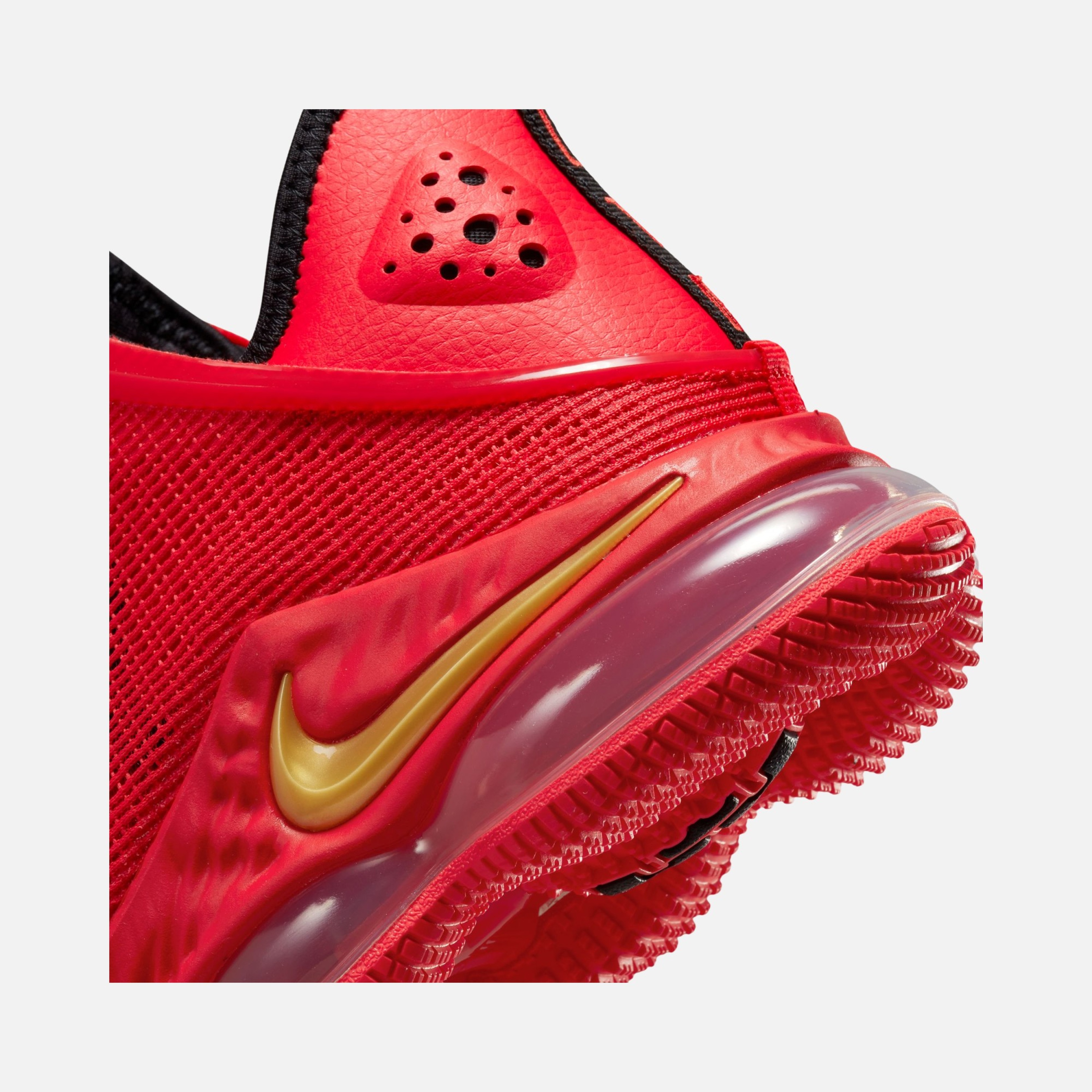 Nike LeBron James XIX Low Erkek Basketbol Ayakkabısı