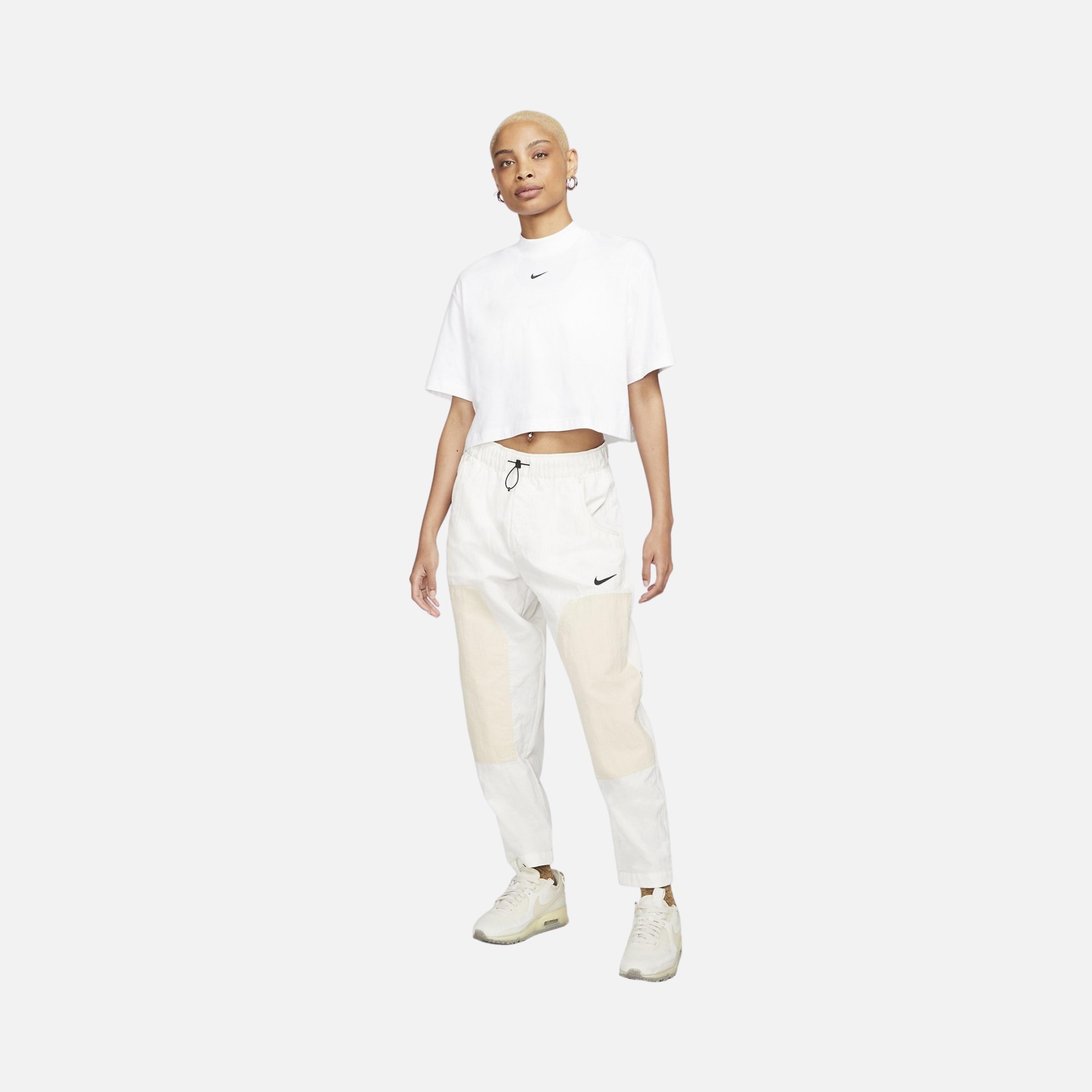 Nike Sportswear Essential Boxy Mock-Neck Short-Sleeve Kadın Tişört