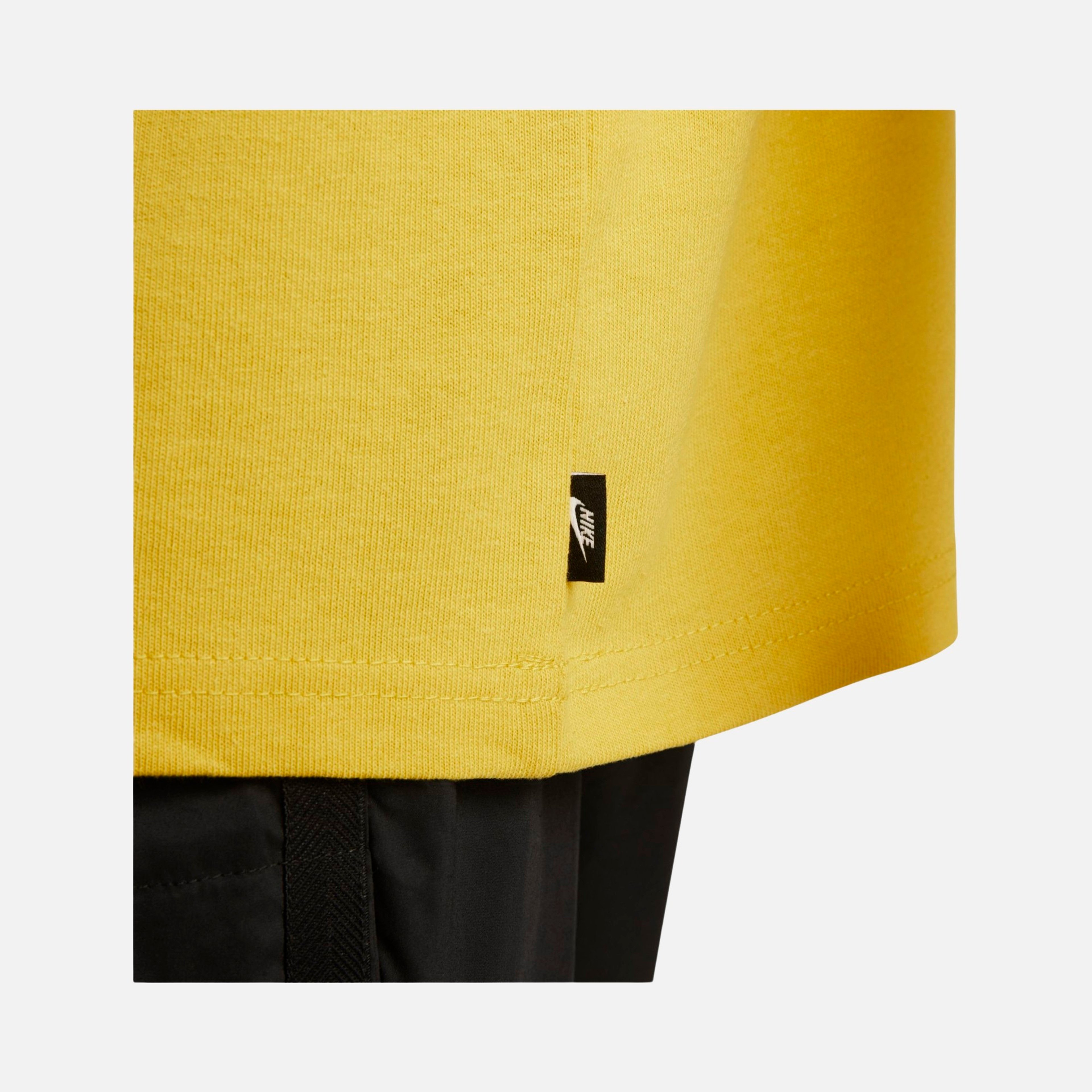 Nike Sportswear Premium Essentials Short-Sleeve Erkek Tişört