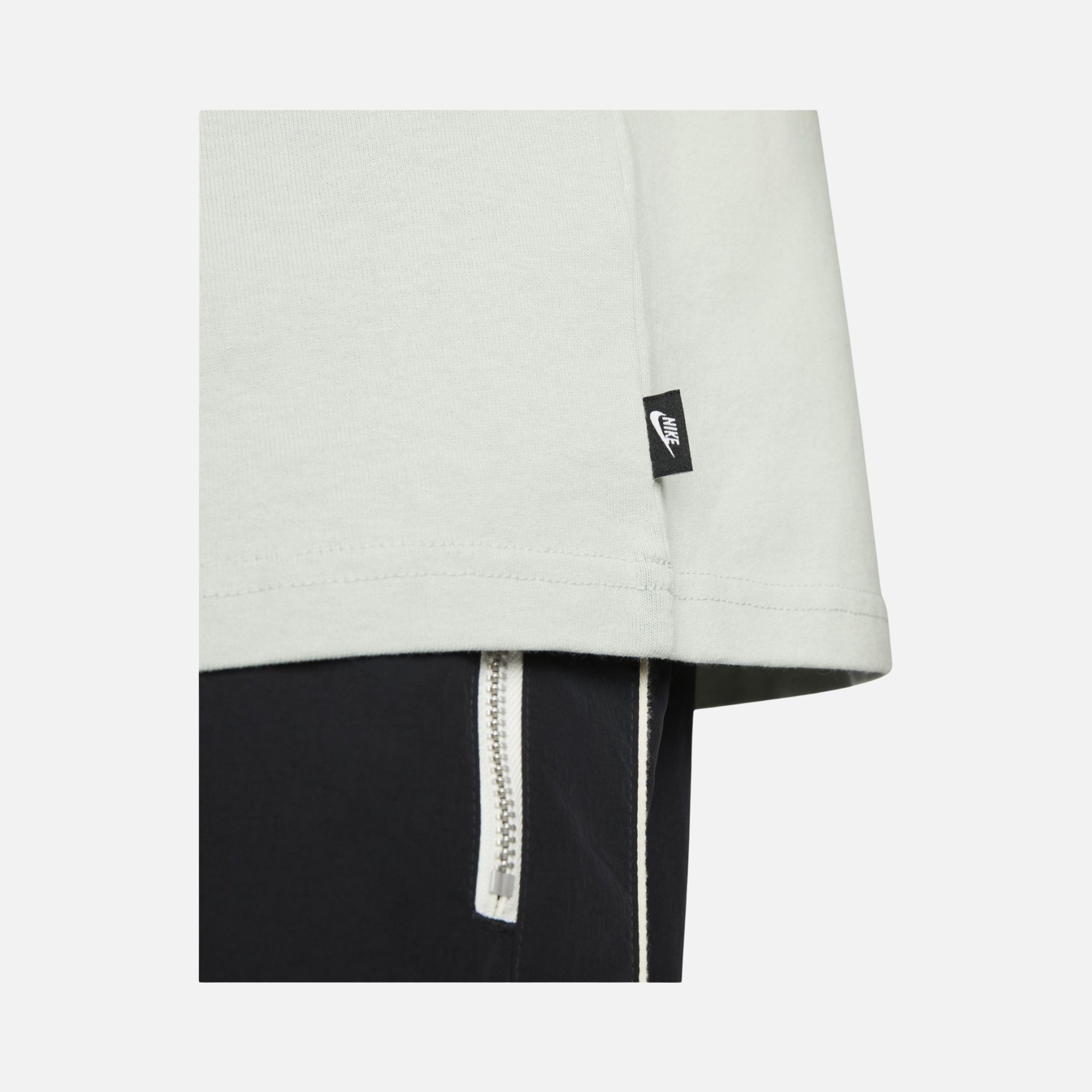 Nike Sportswear Premium Essentials Short-Sleeve Erkek Tişört