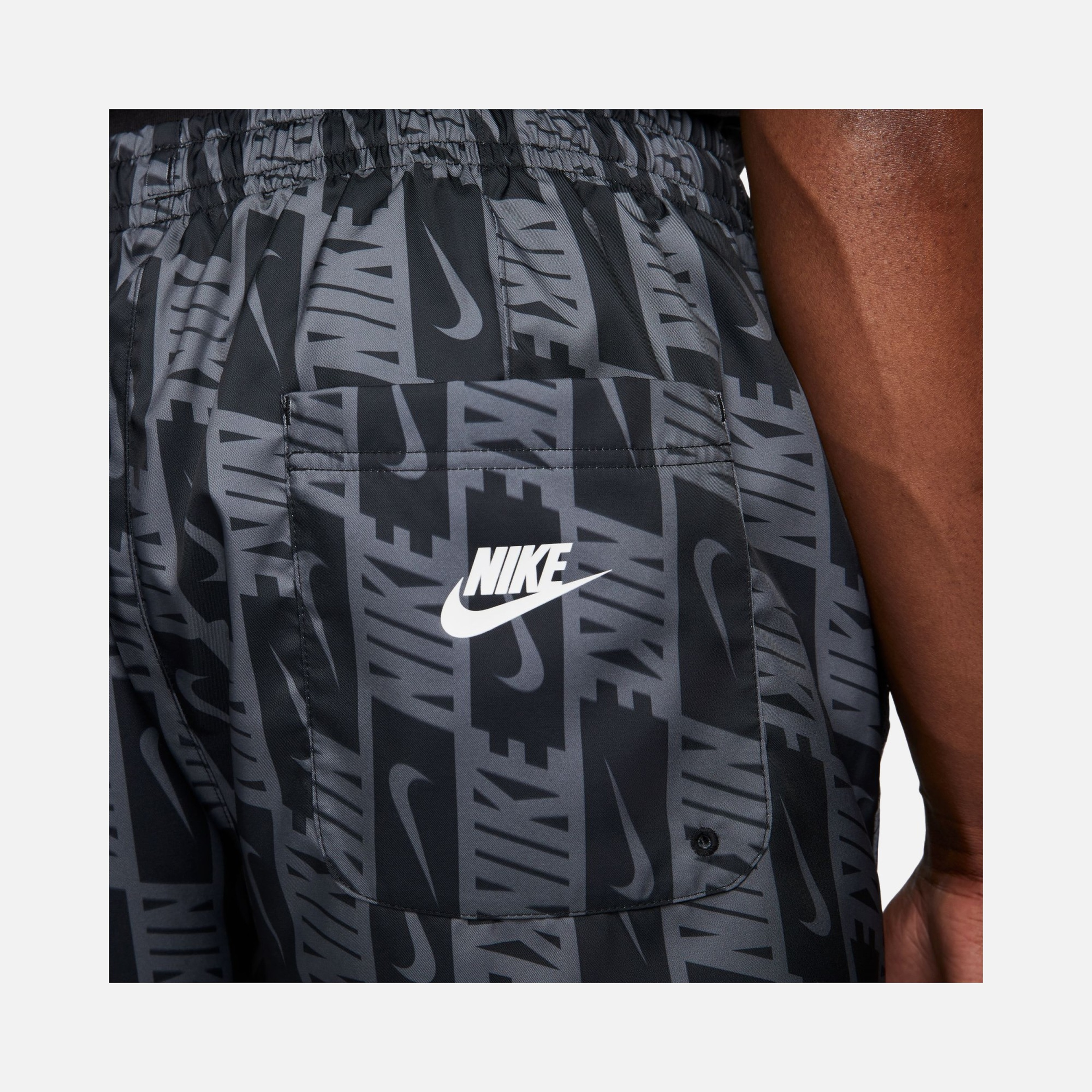 Nike Sportswear Repeat Flow Woven Erkek Şort