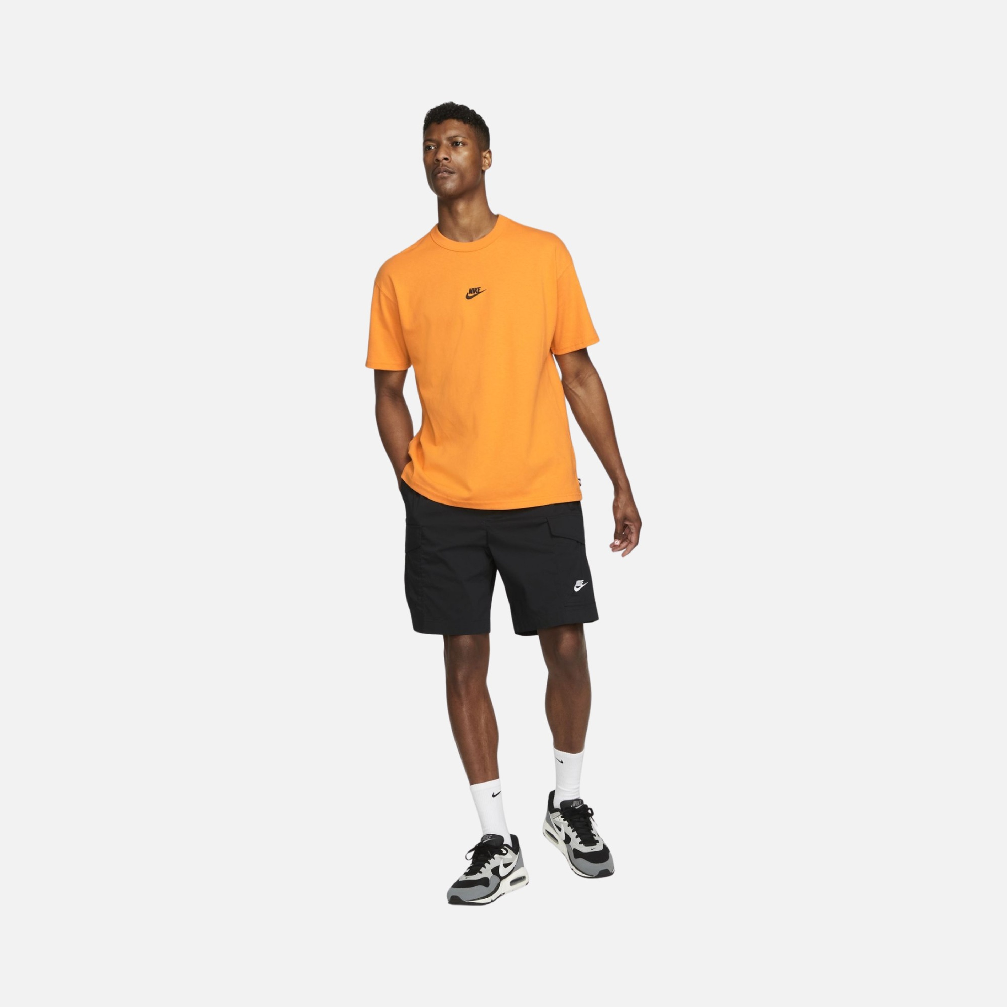 Nike Sportswear Premium Essentials Short-Sleeve Erkek Tişört