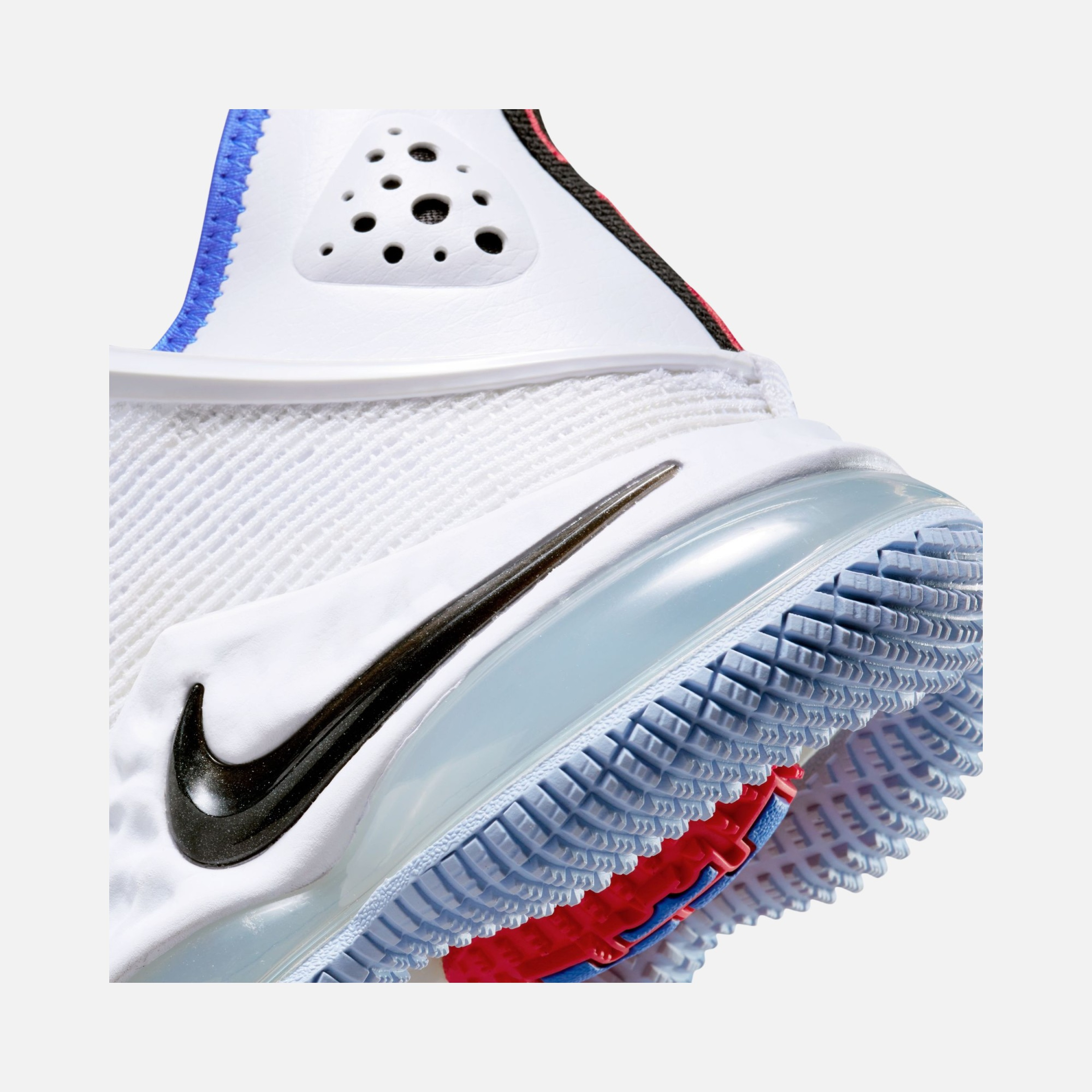 Nike LeBron James XIX Low SS22 Erkek Basketbol Ayakkabısı