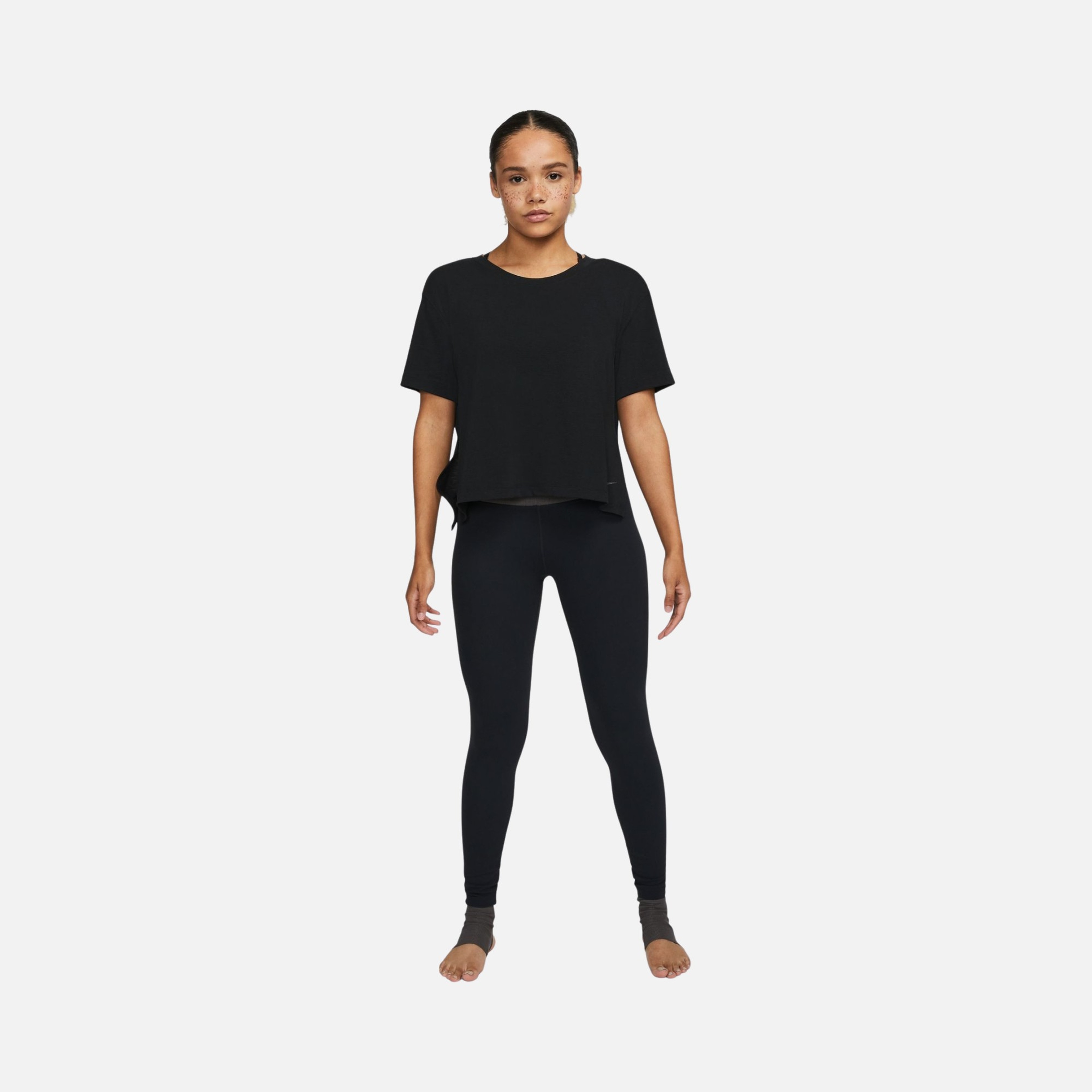 Nike Yoga Dri-Fit Training Short-Sleeve Kadın Tişört