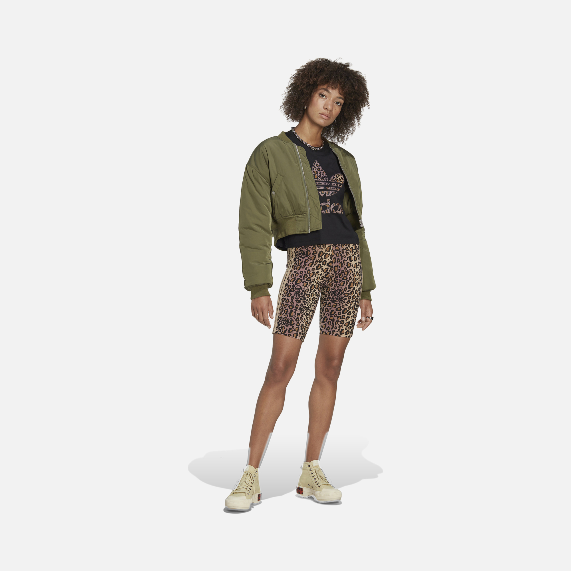 adidas Trefoil Logo Leopard Graphic Cropped Short-Sleeve Kadın