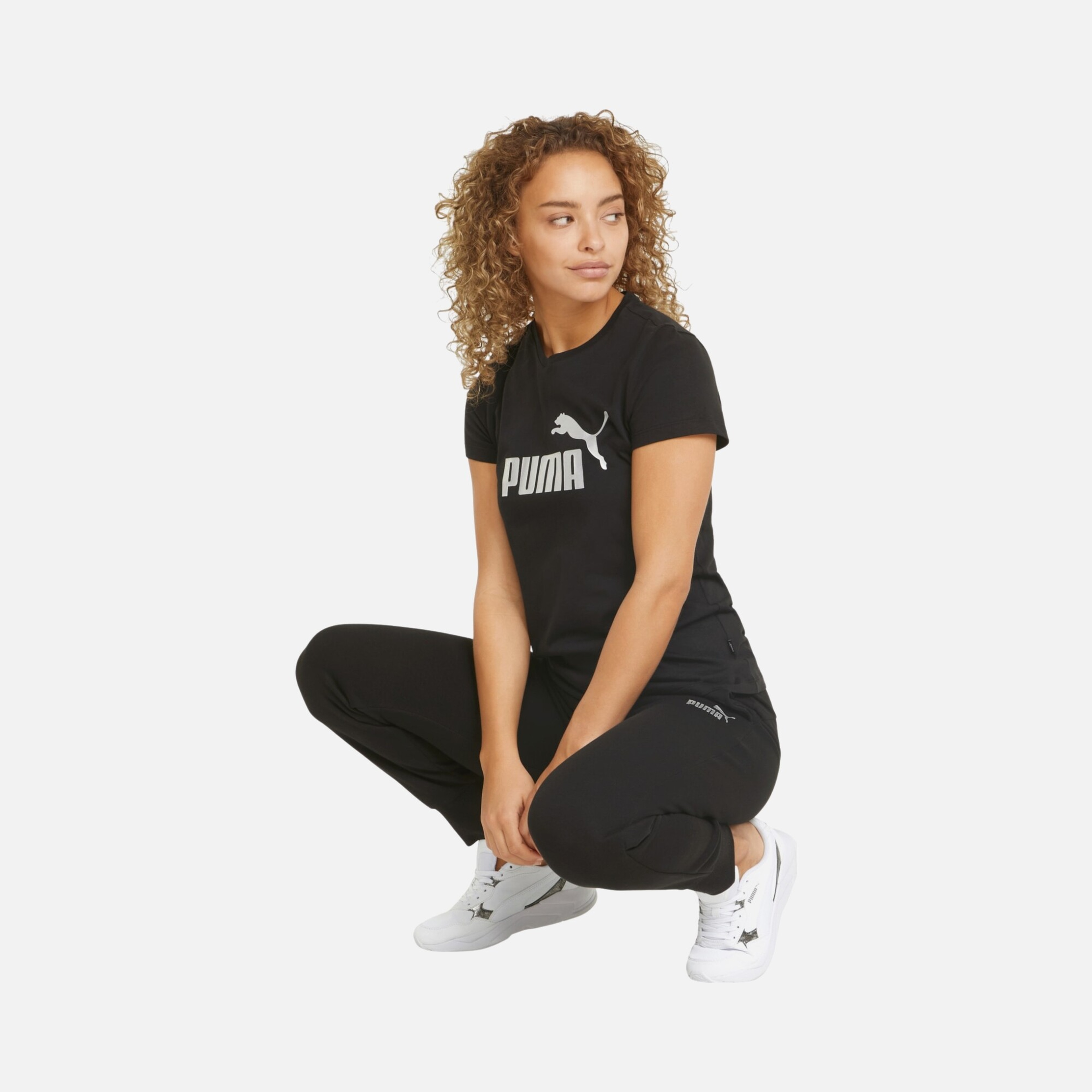 Puma Sportswear Essentials Logo Short-Sleeve Kadın Tişört