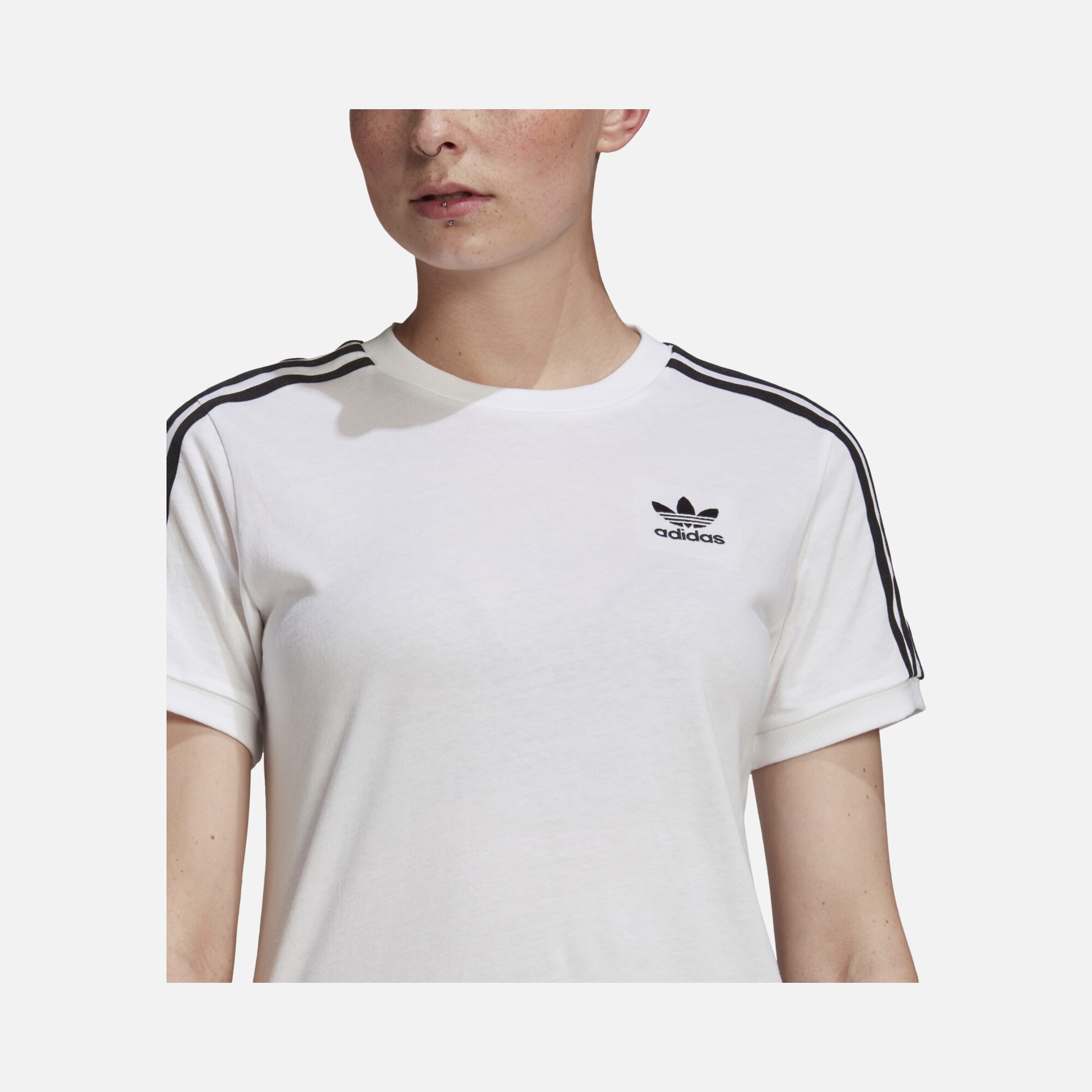 adidas Adicolor Classics 3-Stripes Short-Sleeve Kadın Tişört