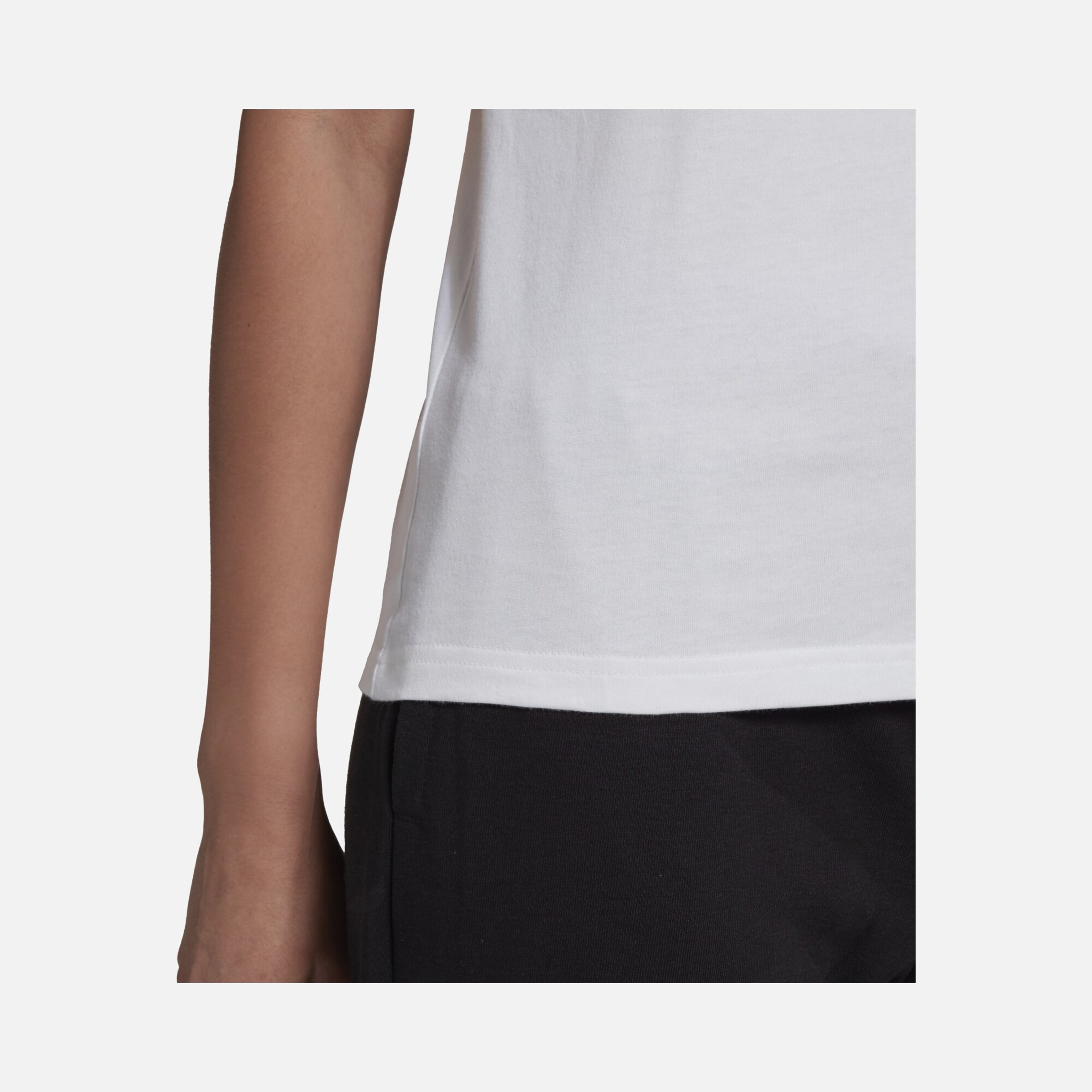 adidas Essentials Logo Short-Sleeve Kadın Tişört