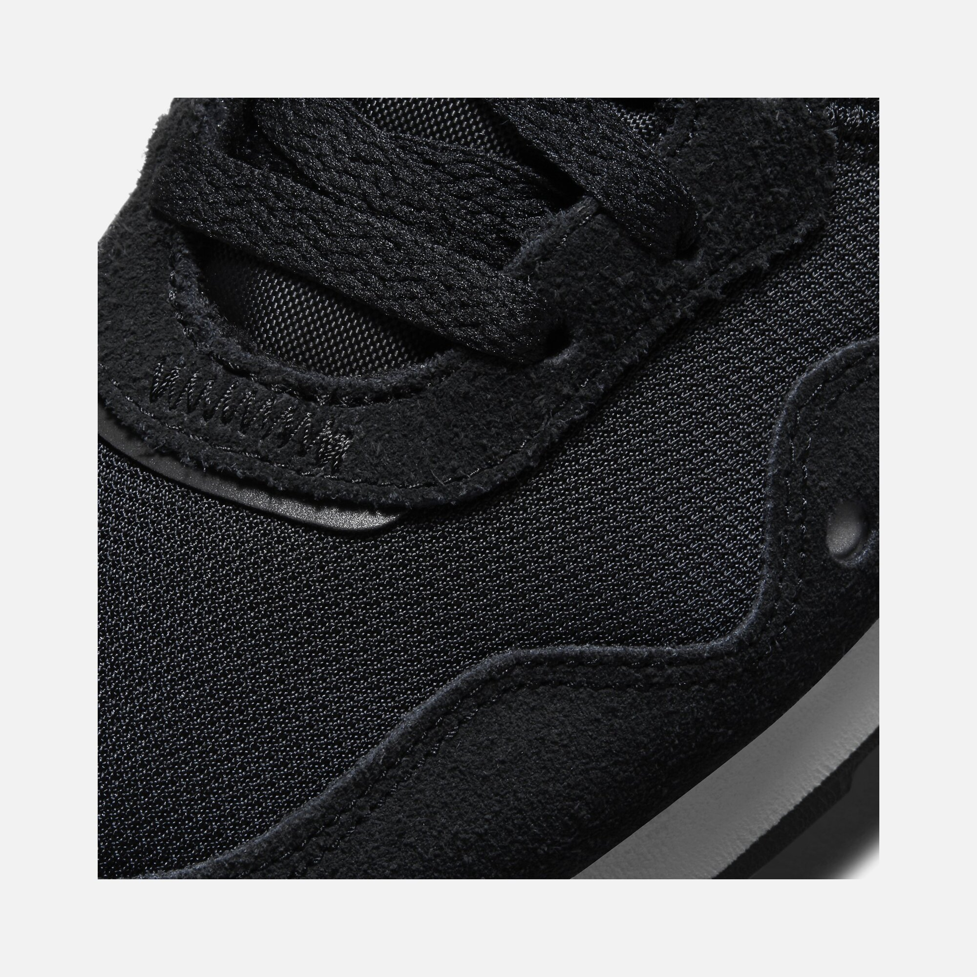 Nike Venture Runner Kadın Spor Ayakkabı