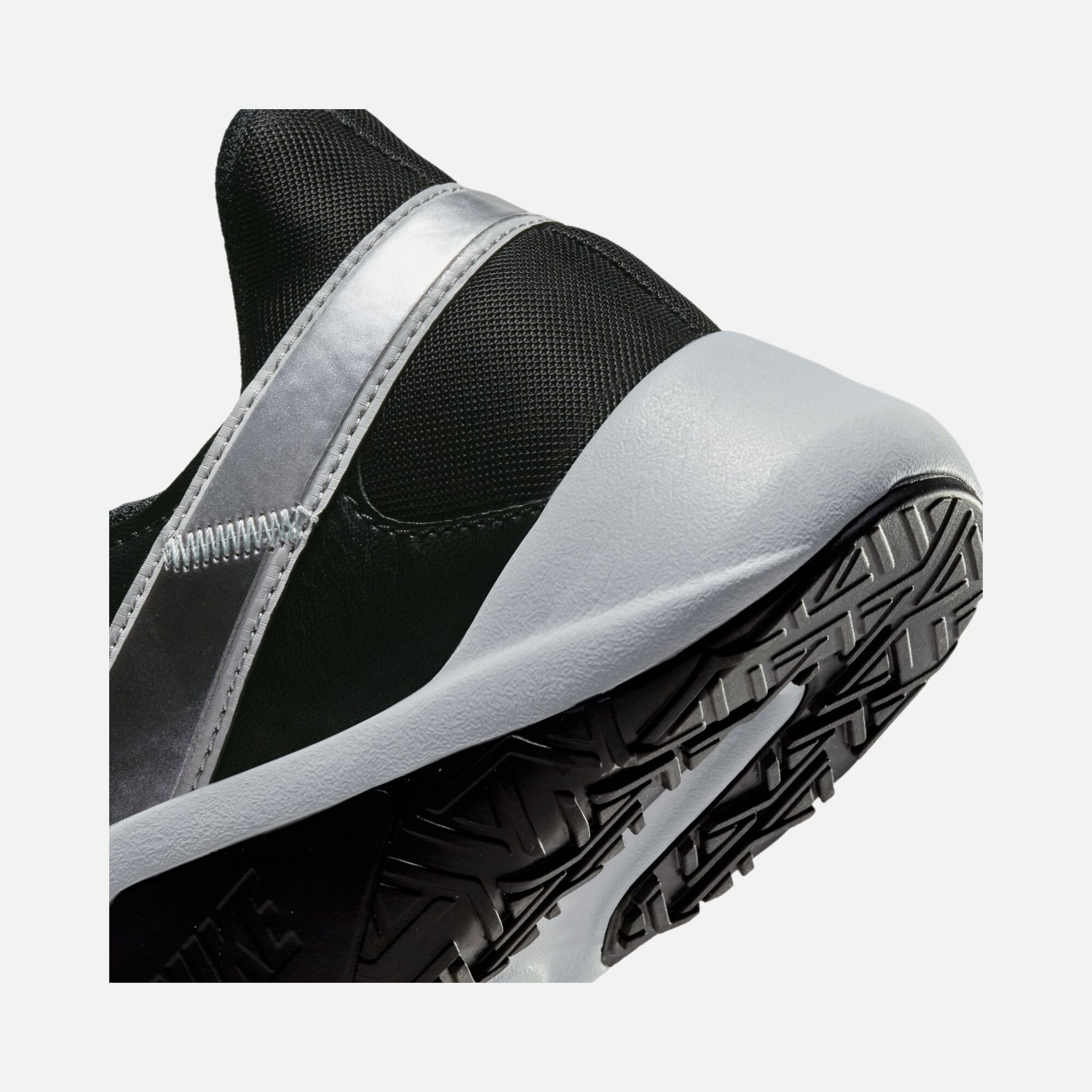 Nike Legend Essential 2 Training Erkek Spor Ayakkabı