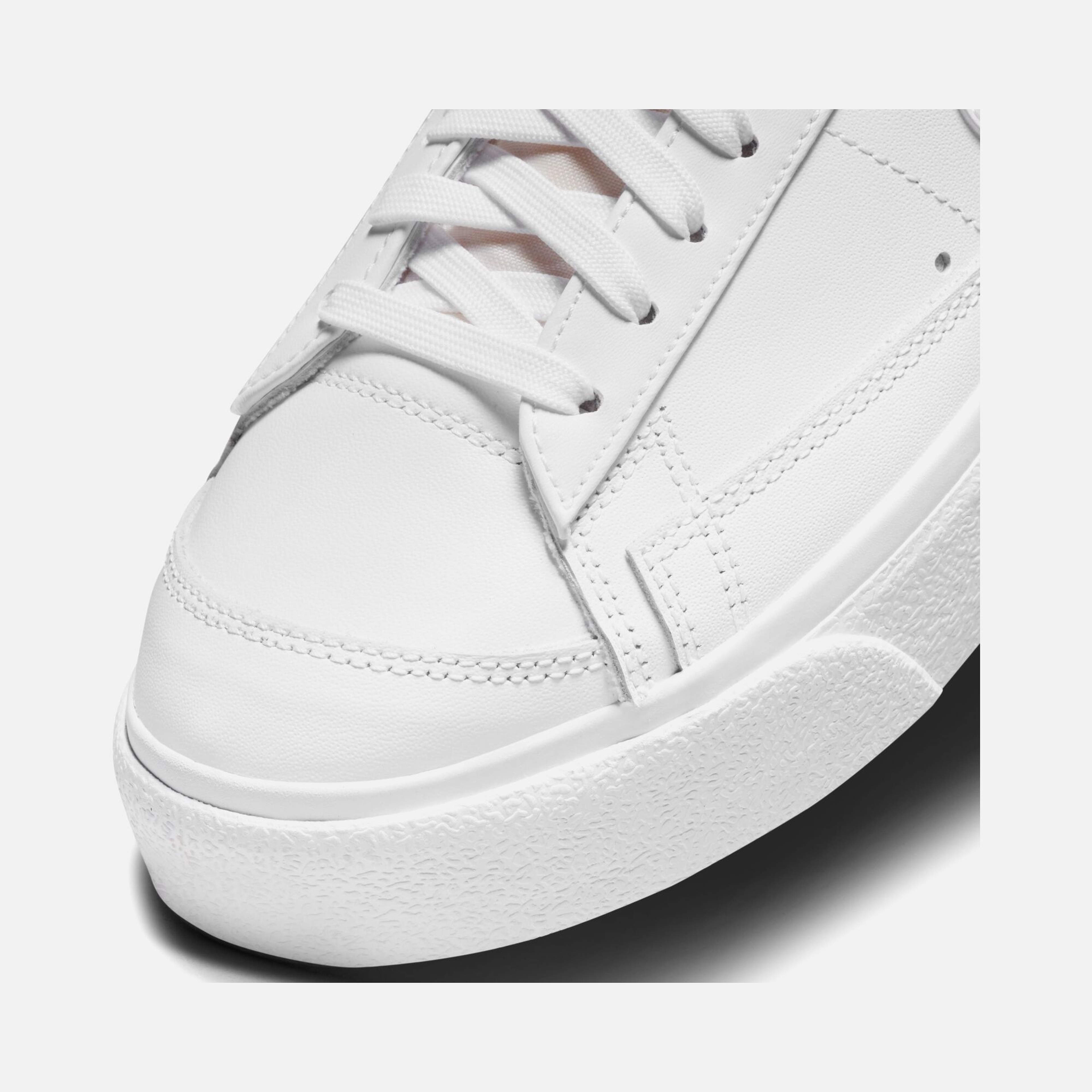 Nike Blazer Low Platform Kadın Spor Ayakkabı