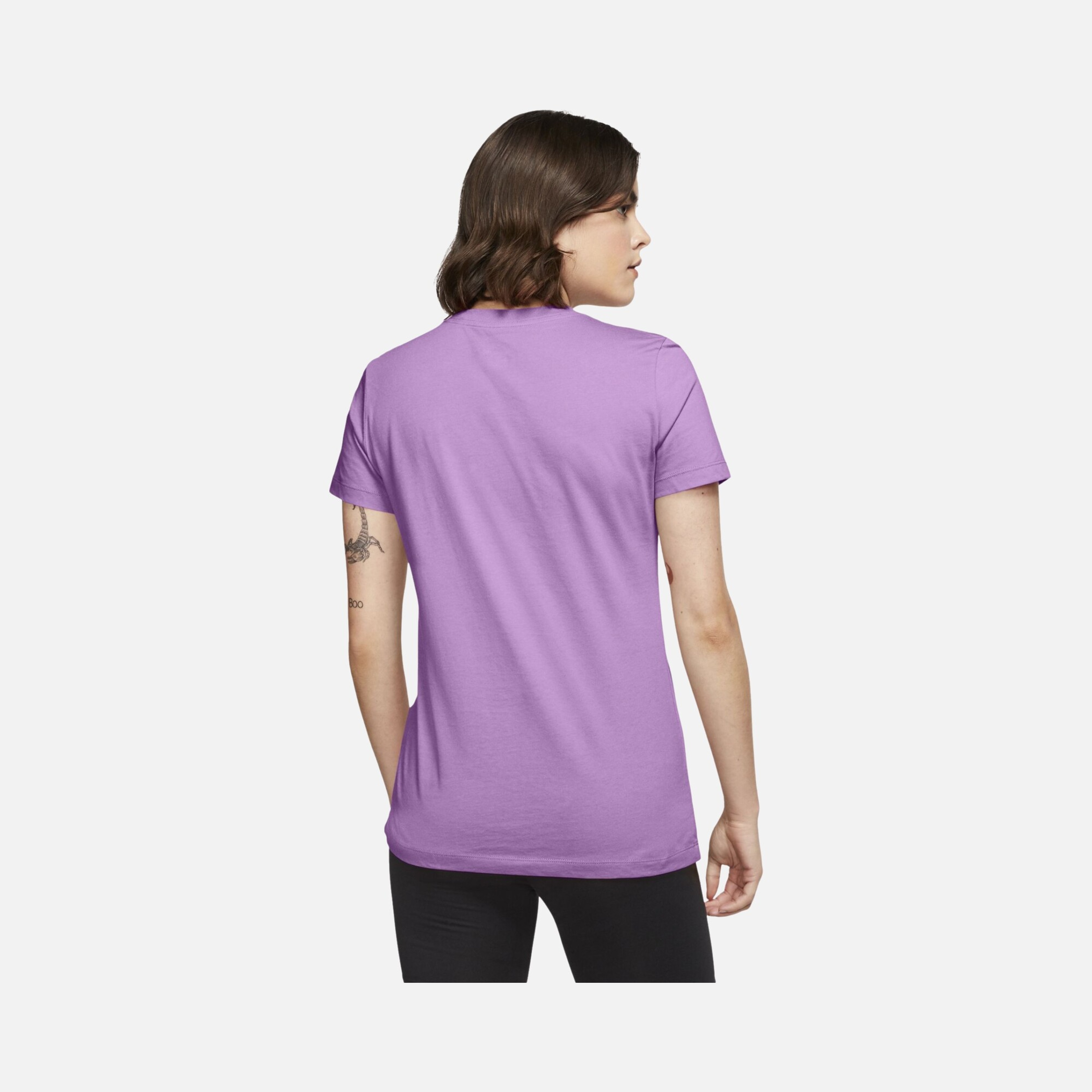 Nike Sportswear Icon Futura Essential Short-Sleeve Kadın Tişört