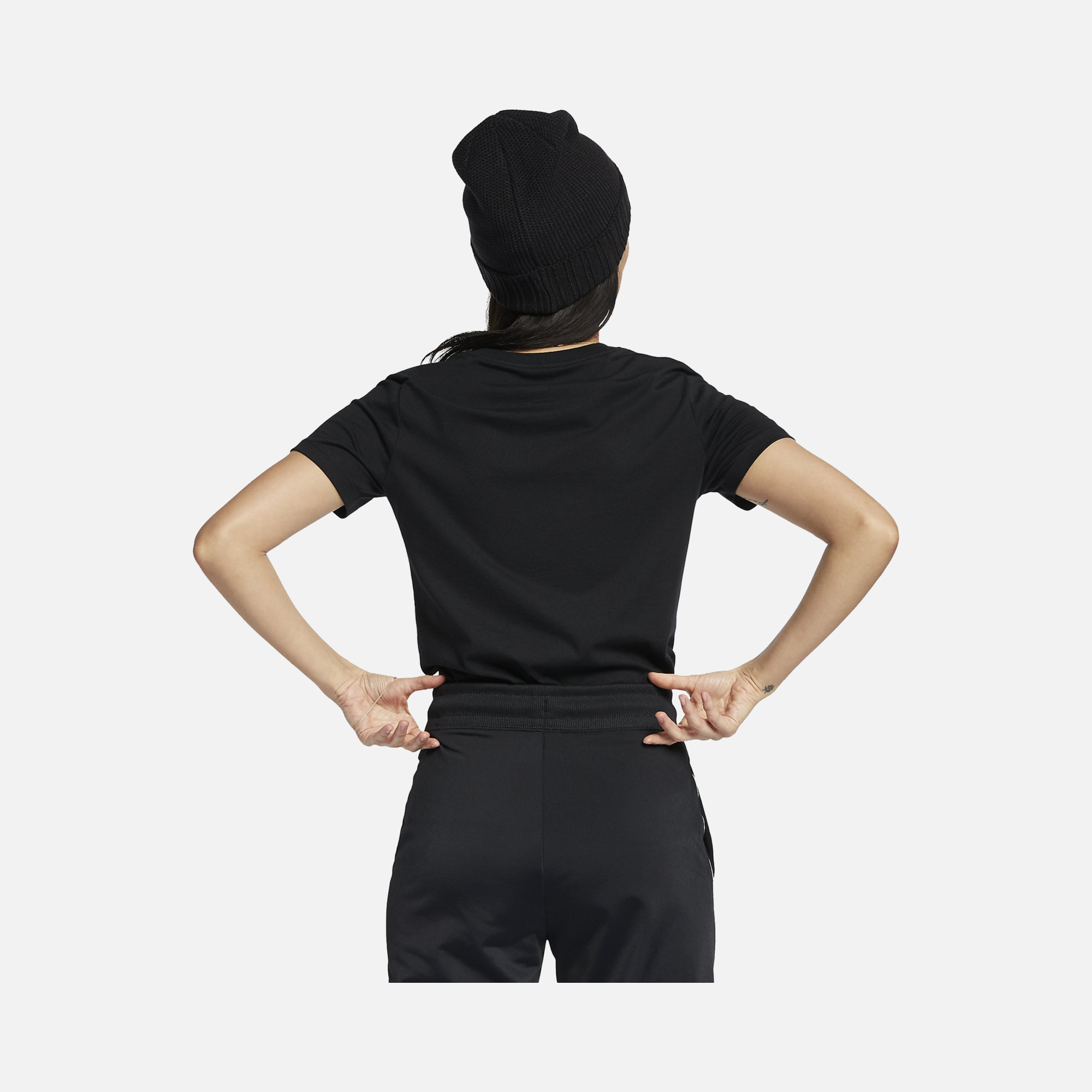 Nike Sportswear Icon Futura Essential Short-Sleeve Kadın Tişört