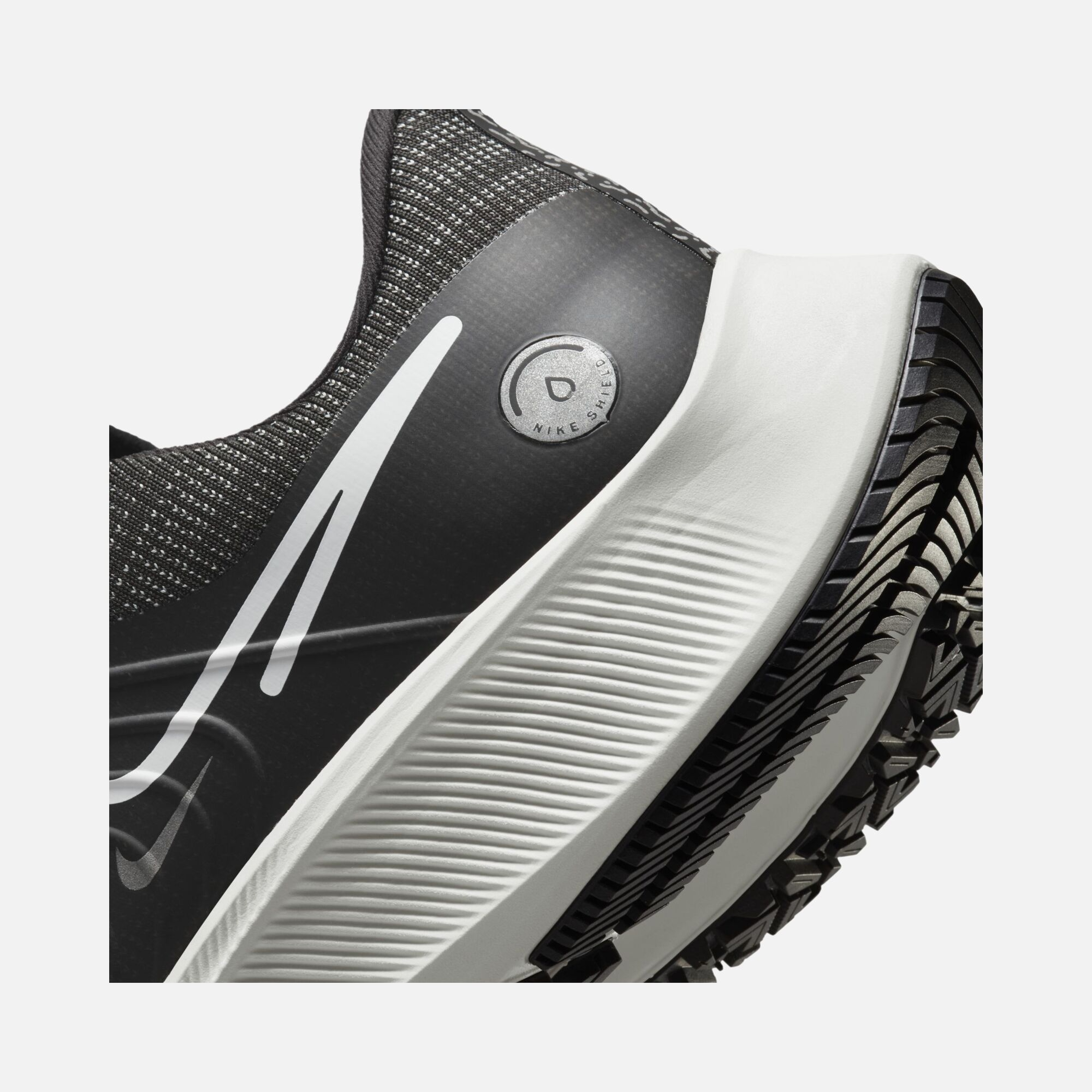 Nike Air Zoom Pegasus 38 Shield Weatherized Road Running Erkek Spor Ayakkabı