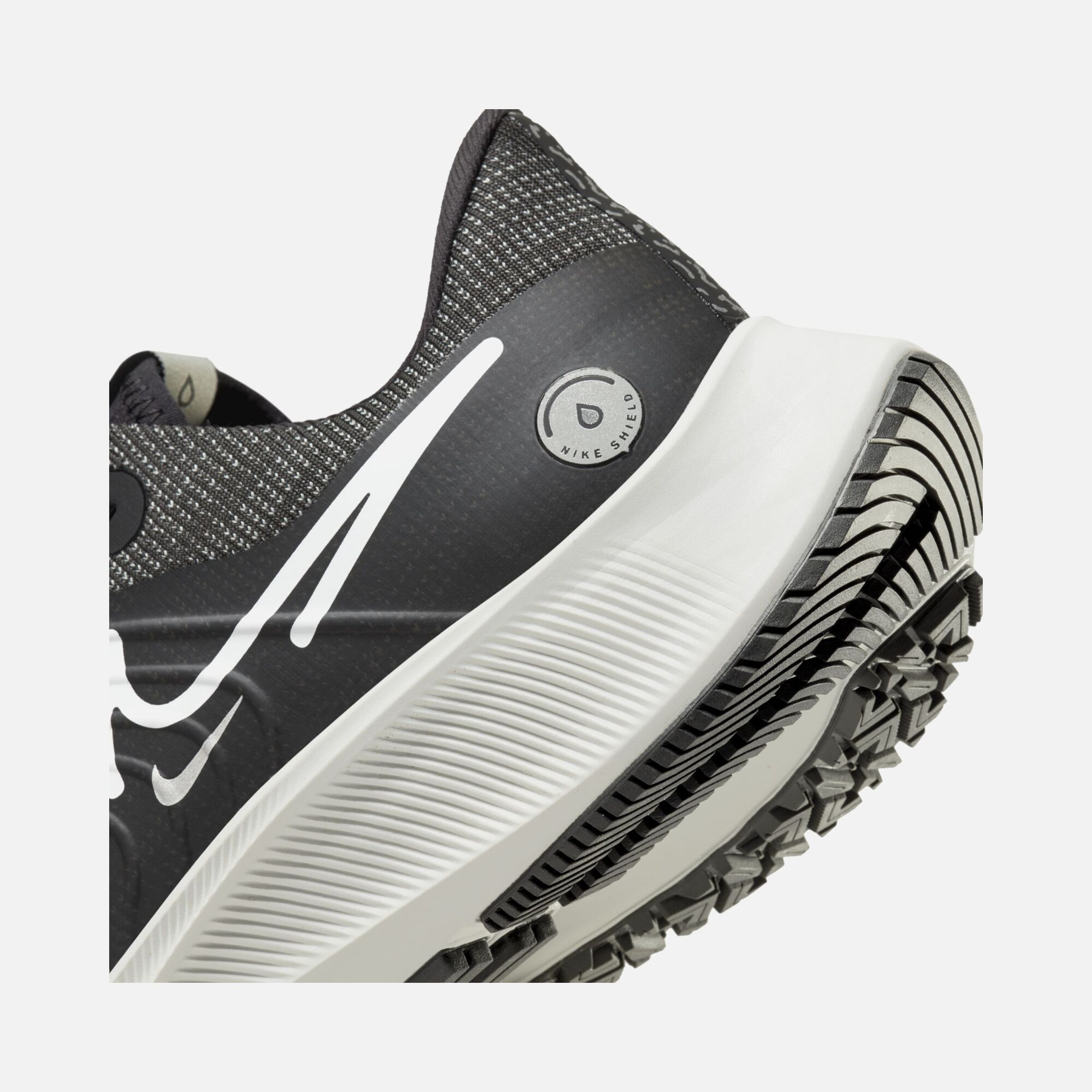 Nike Air Zoom Pegasus 38 Shield Weatherised Road Running Kadın Spor Ayakkabı