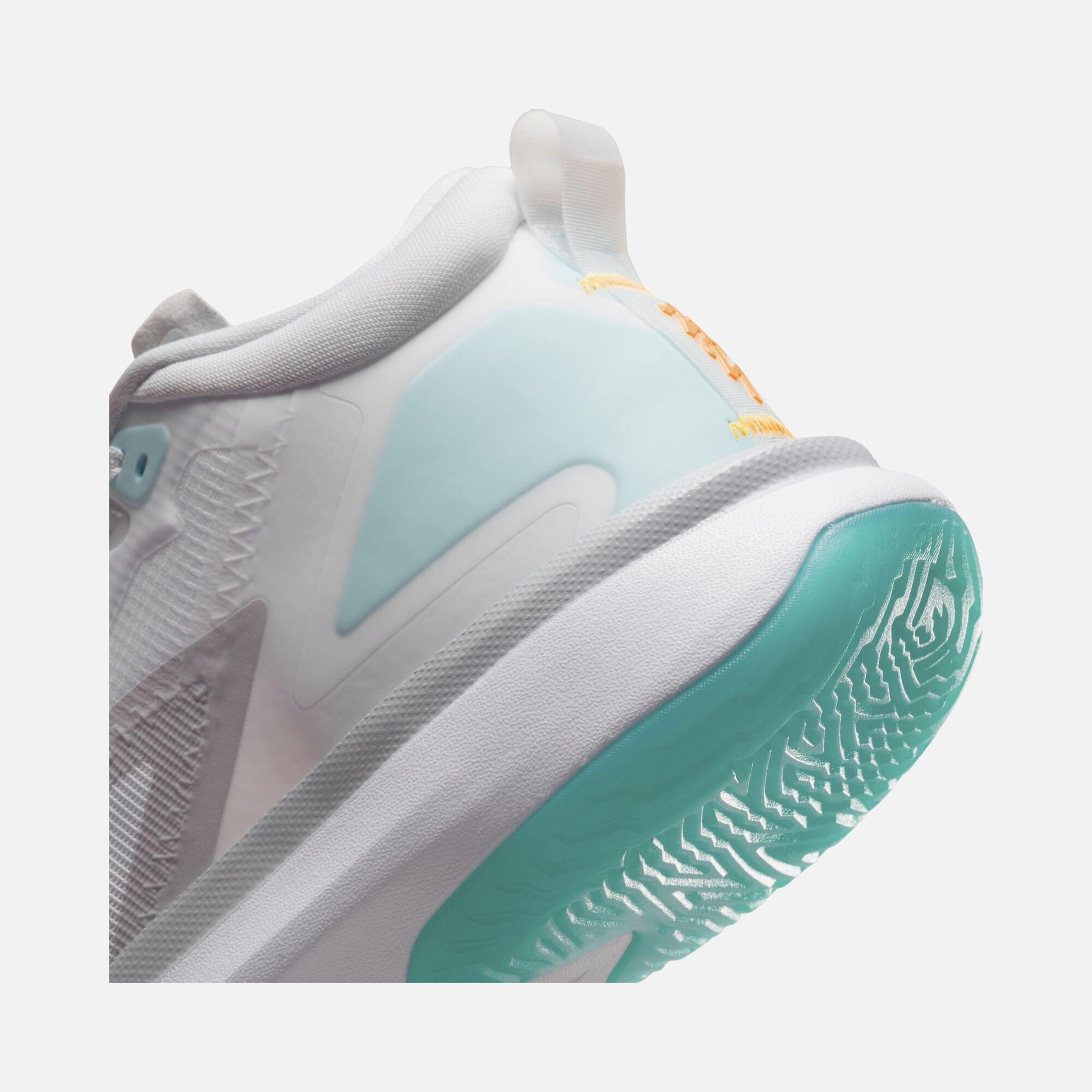 Nike Zion 1 Erkek Basketbol Ayakkabısı