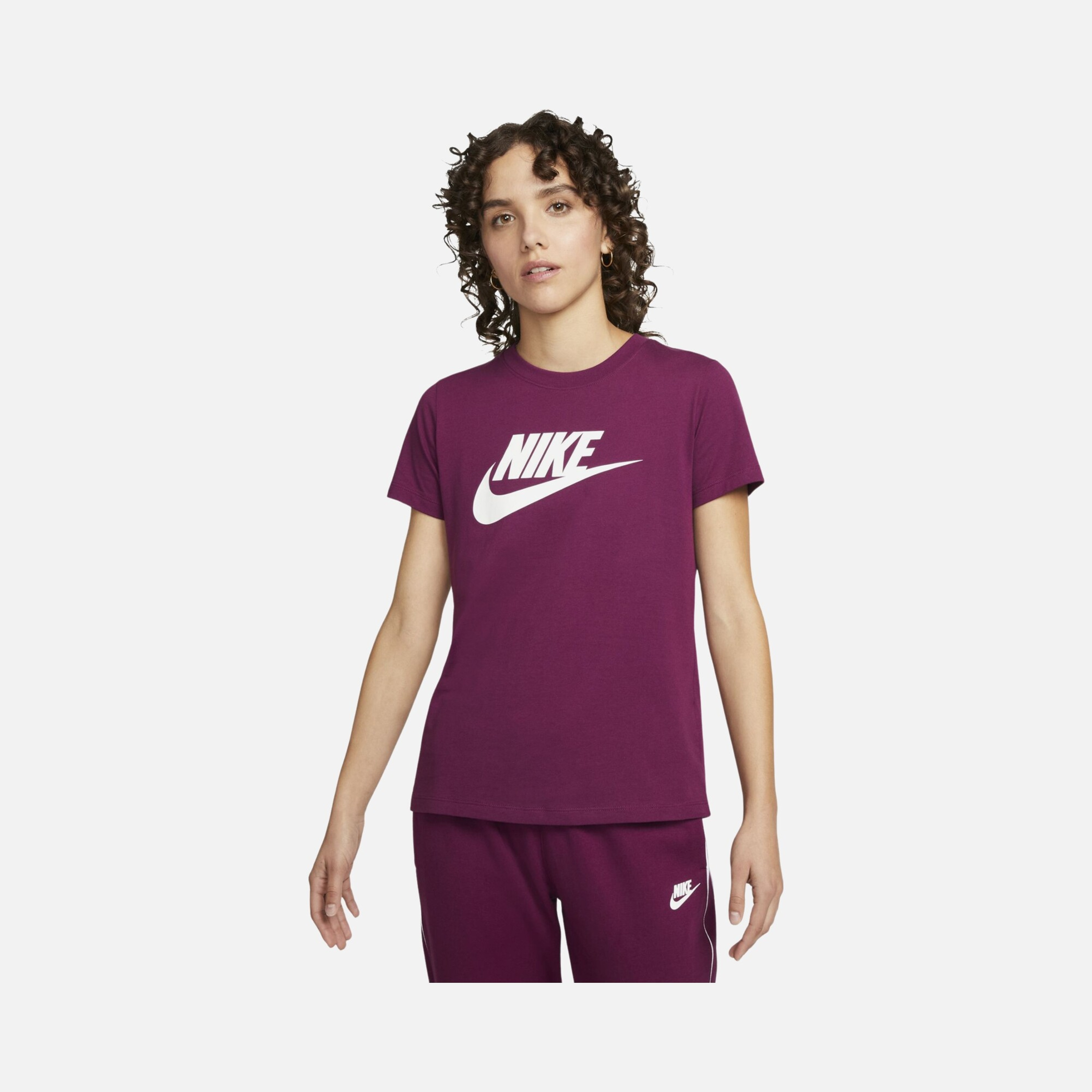 Nike Sportswear Icon Futura Essential Short-Sleeve Kadın Tişört