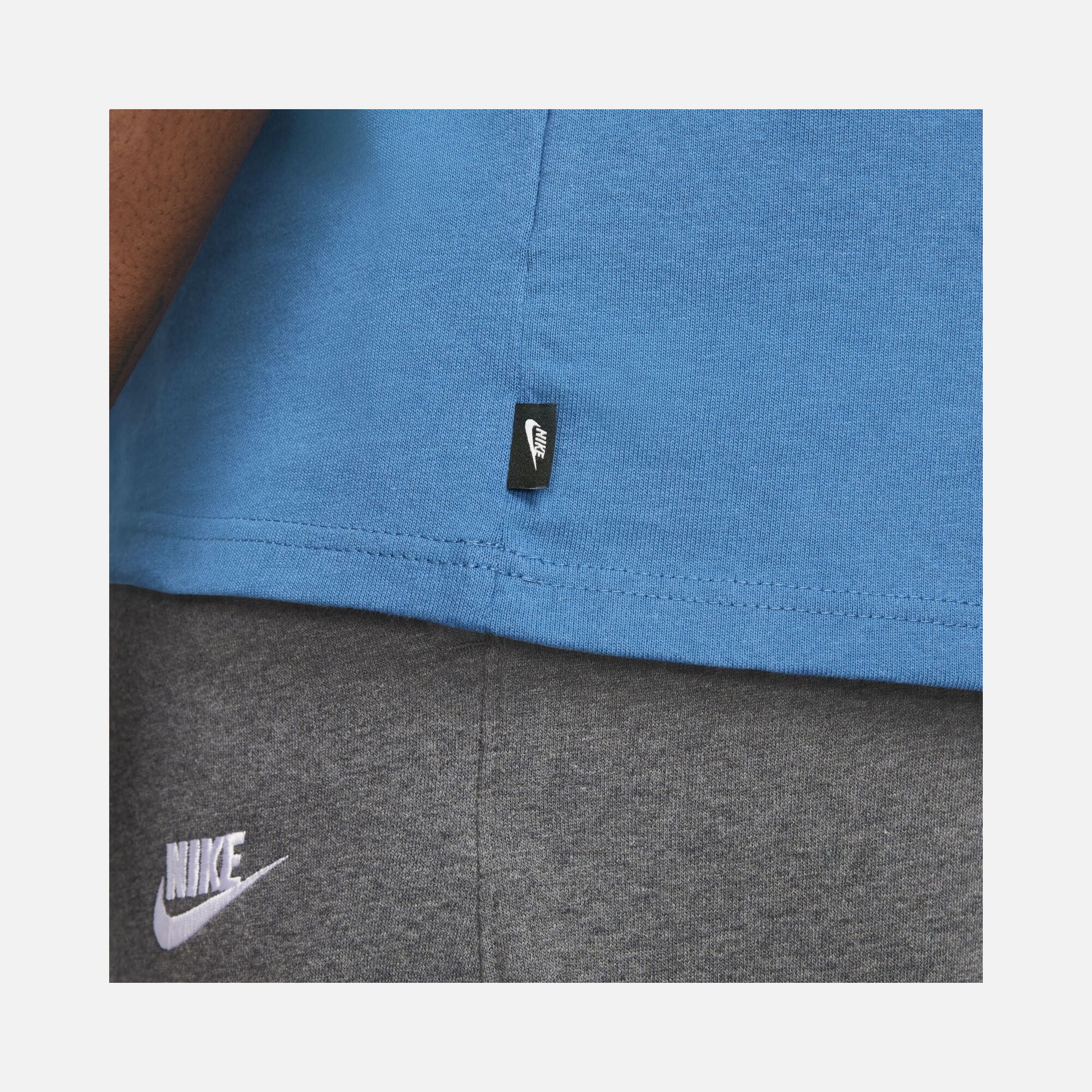 Nike Sportswear Premium Essentials Short-Sleeve Erkek Tişört
